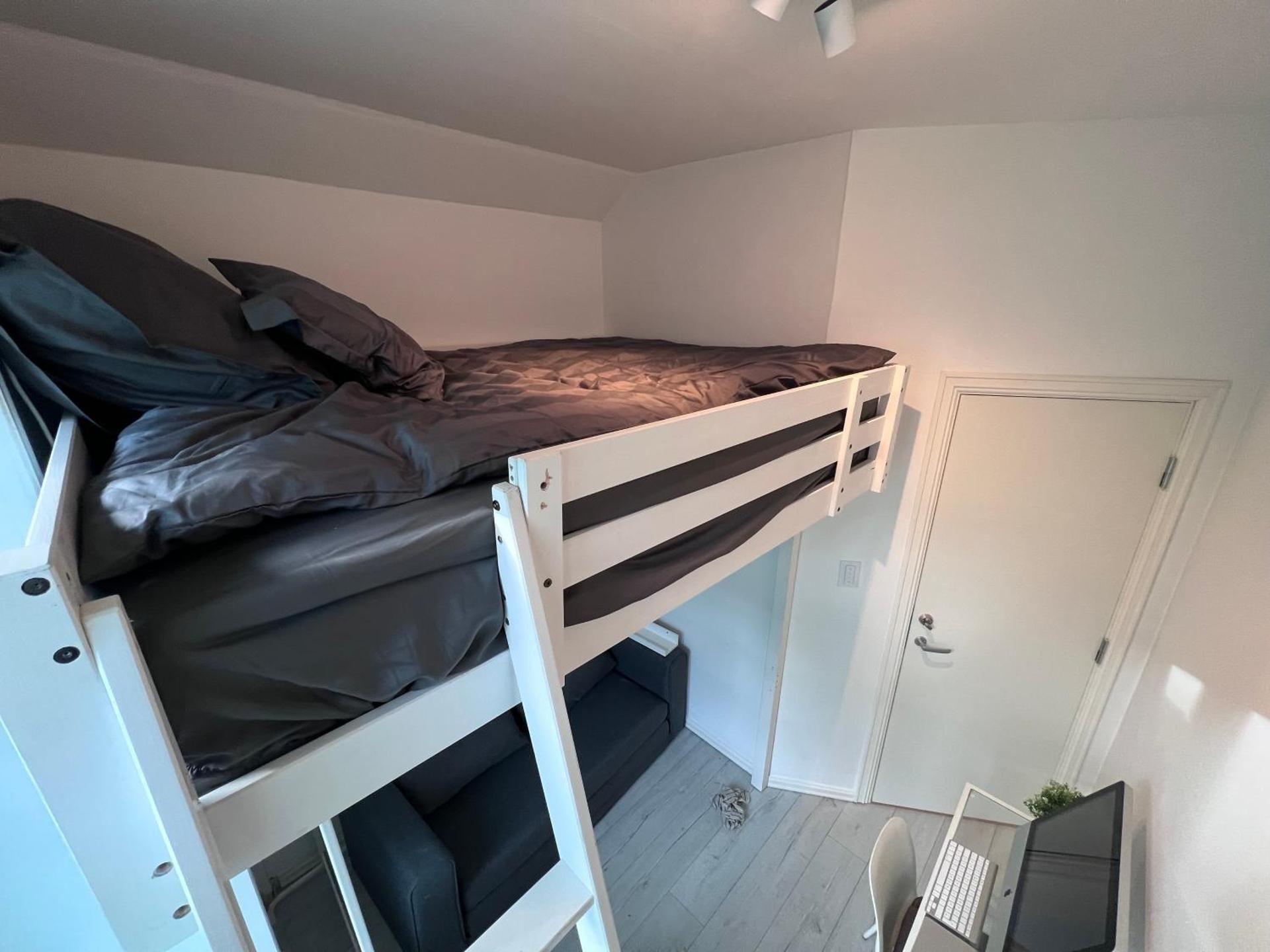 Double Room with Shared Bathroom