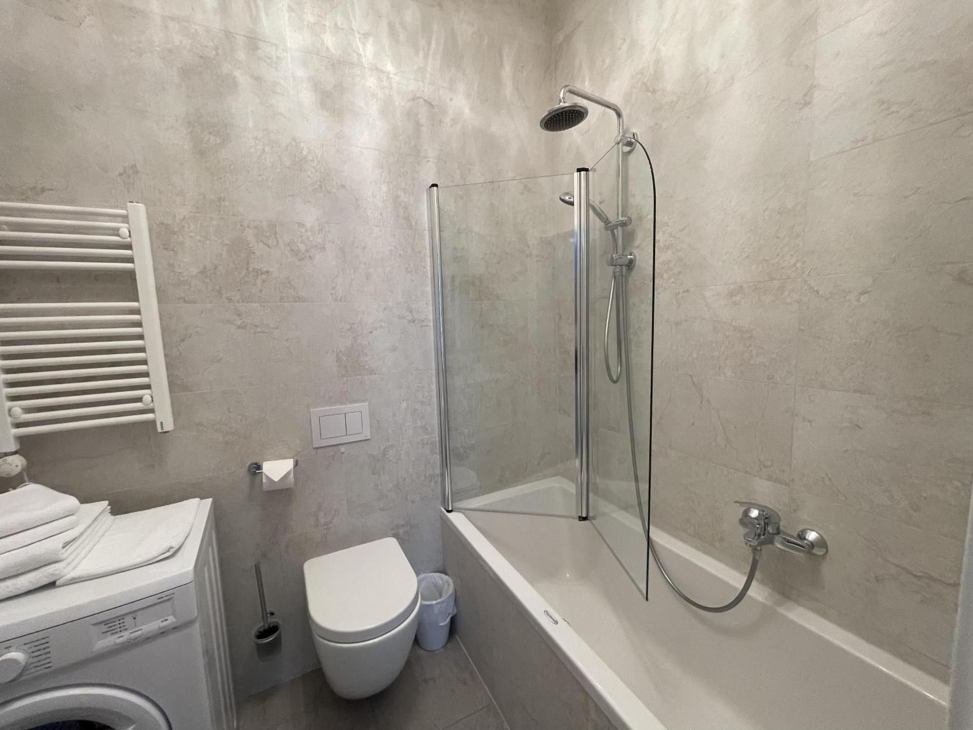 One-Bedroom Standard Apartment