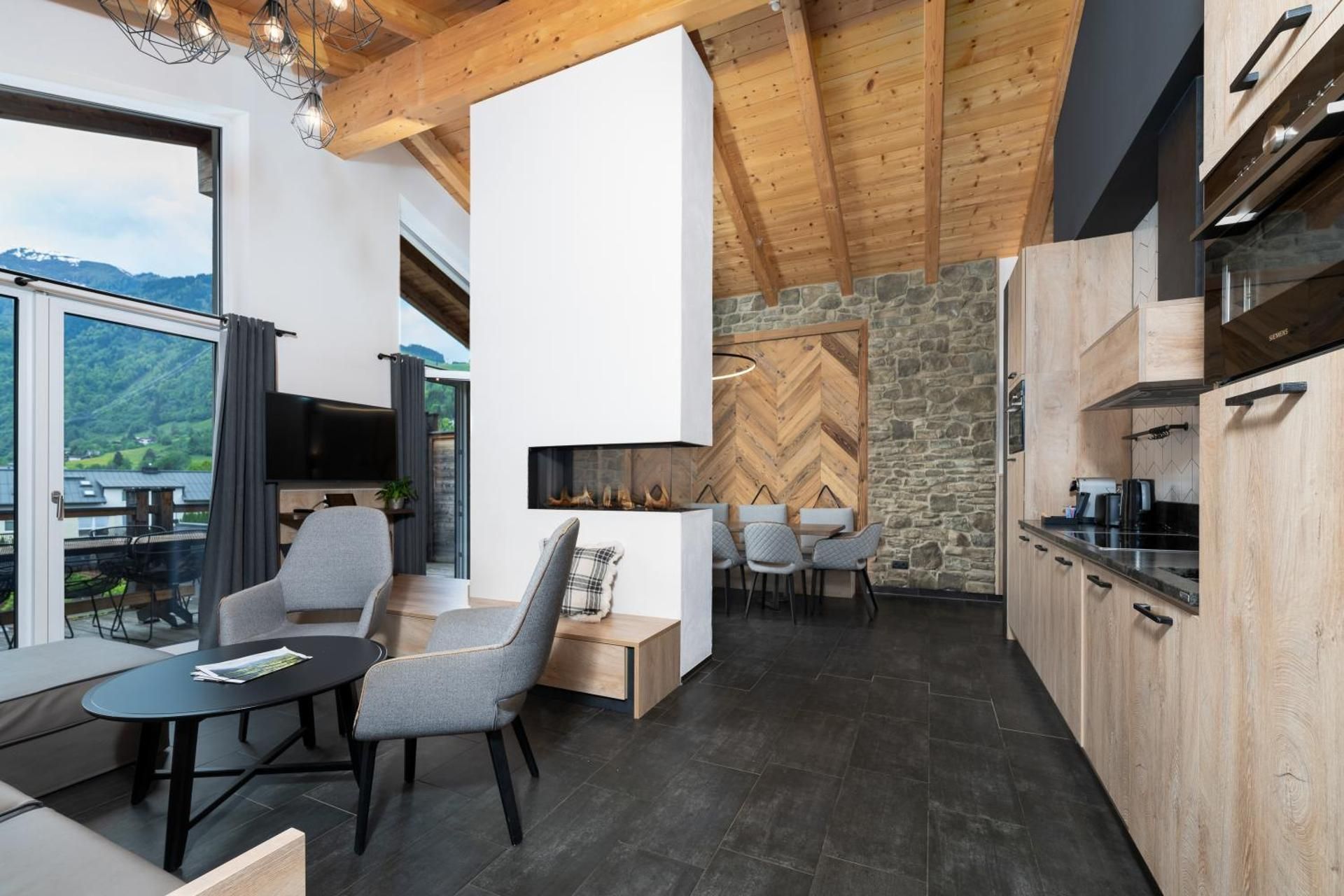 Three-Bedroom Penthouse Apartment with Sauna