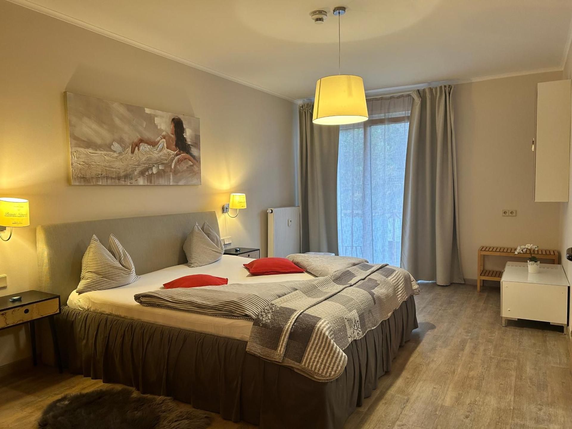 One-Bedroom Apartment with Balcony with Gardenview