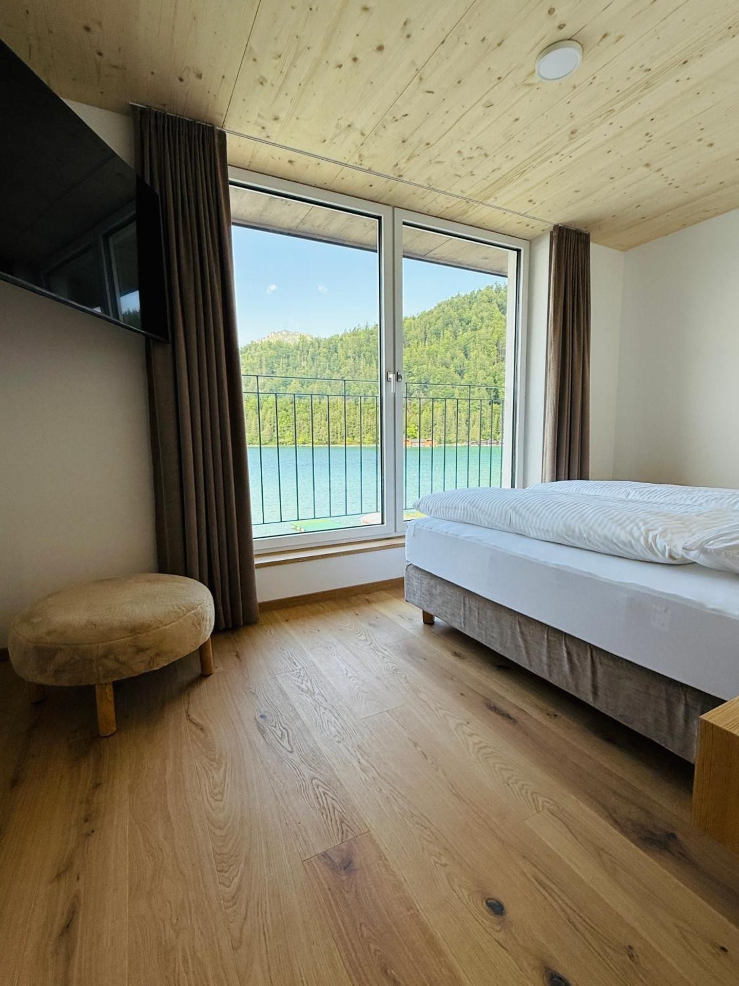 Suite with Lake View