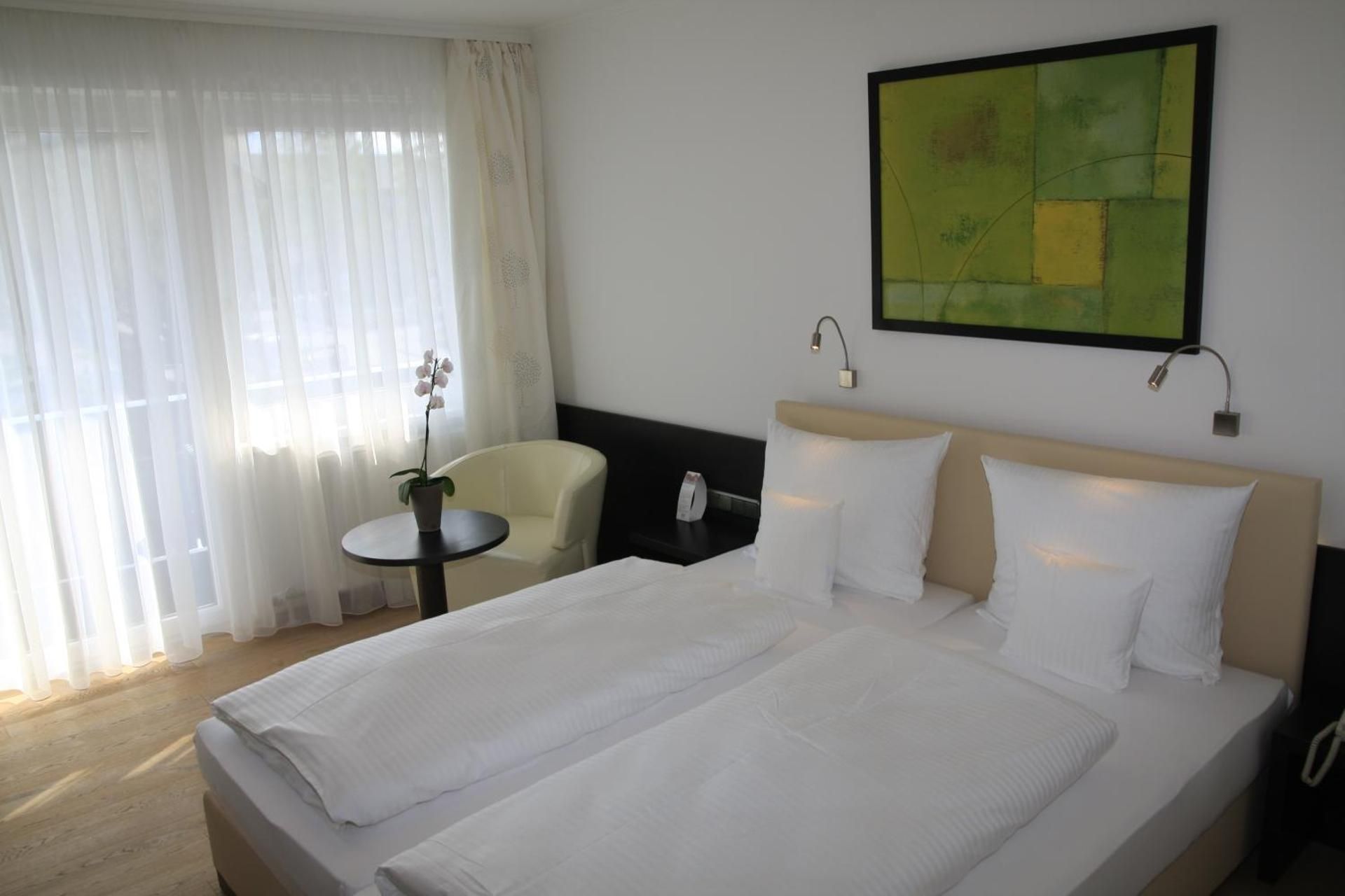 Deluxe Double Room with Balcony and Lake View