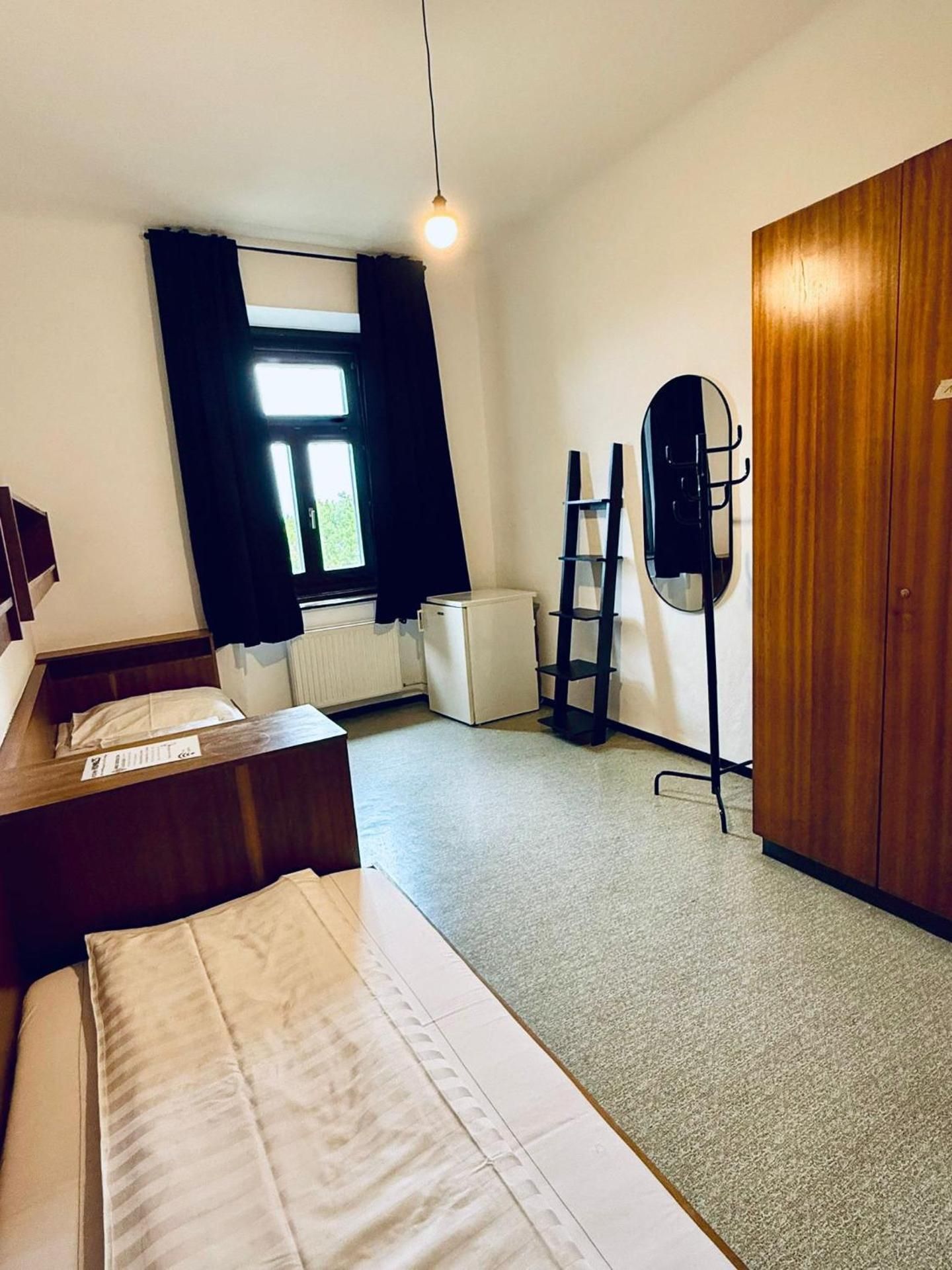 Basic Triple Room with Shared Bathroom