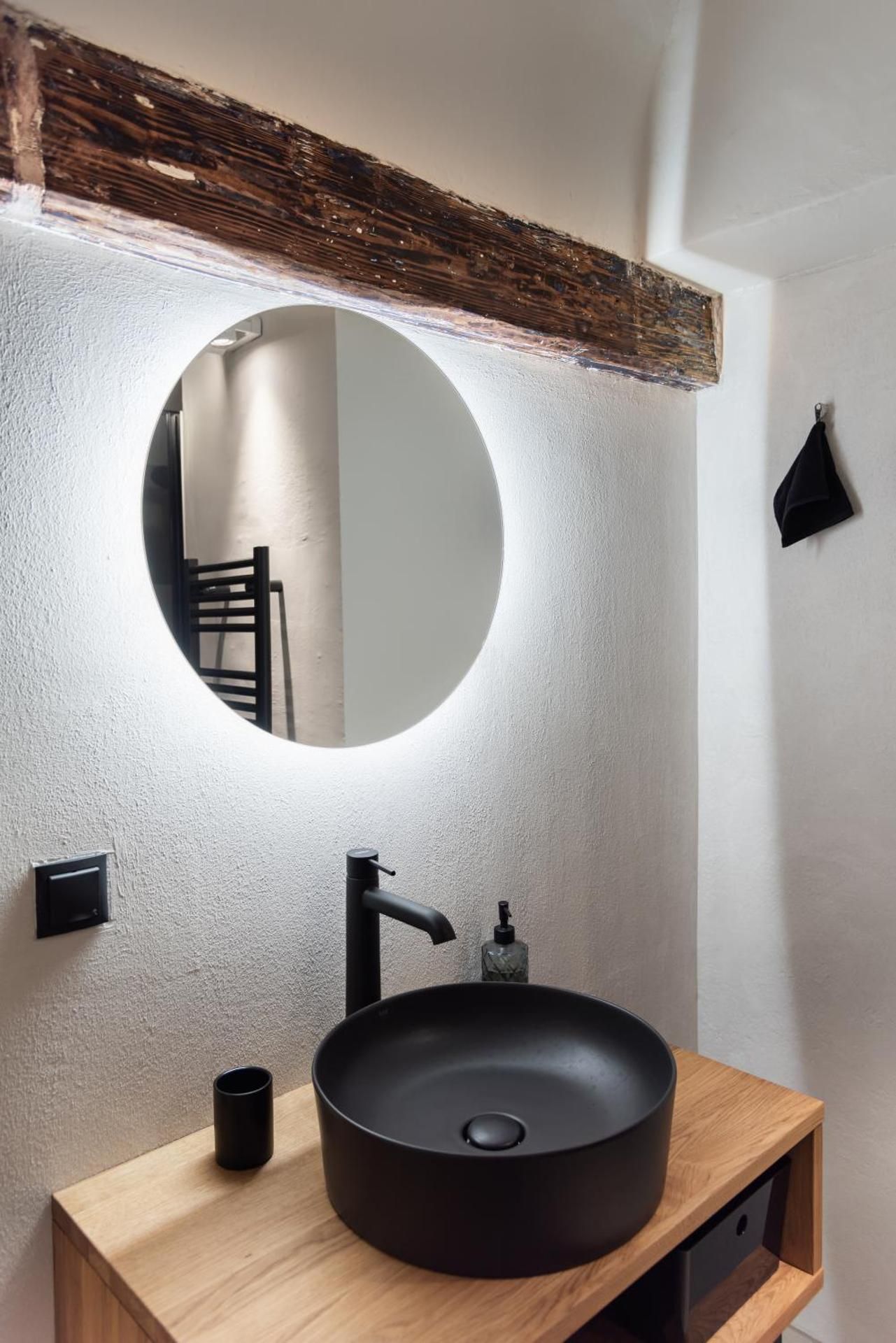 One-Bedroom Standard Apartment
