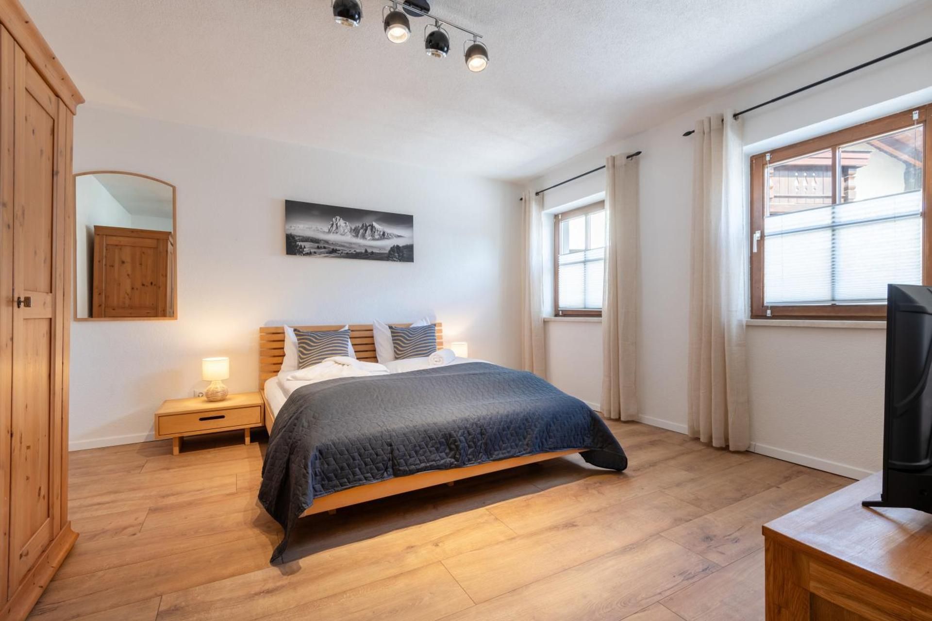 One-Bedroom Apartment with View