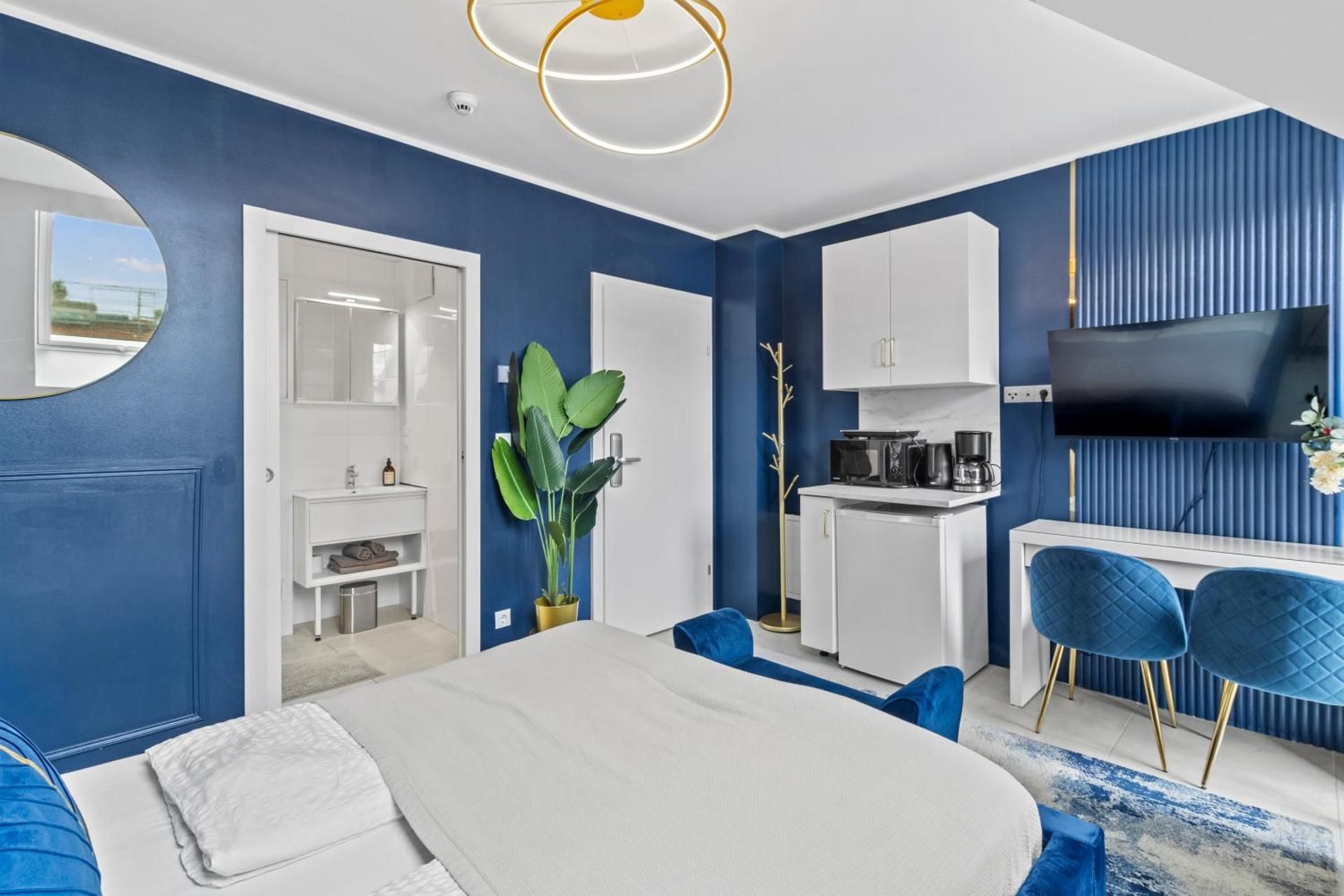Studio Apartment with Balcony