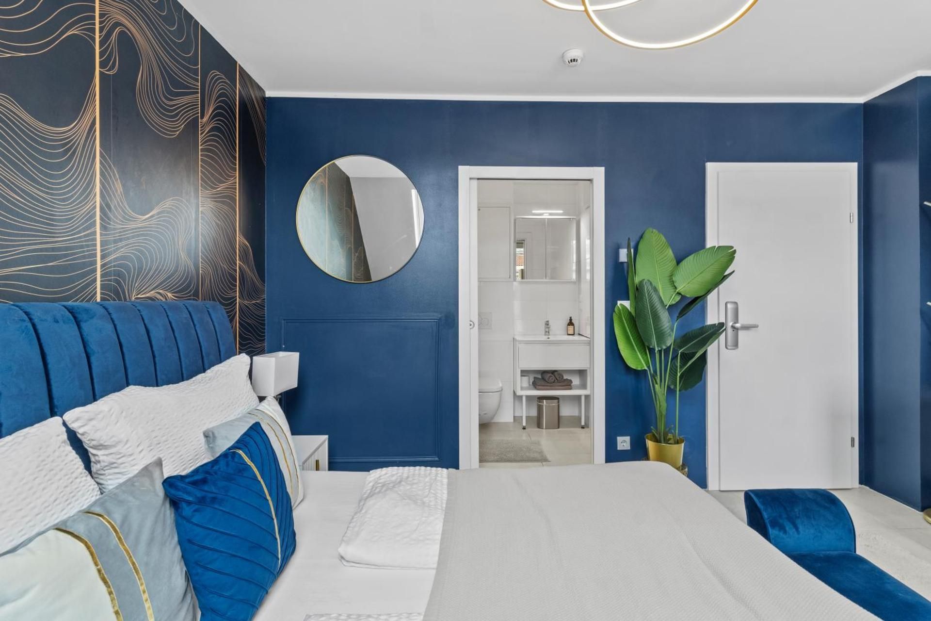 Studio Apartment with Balcony