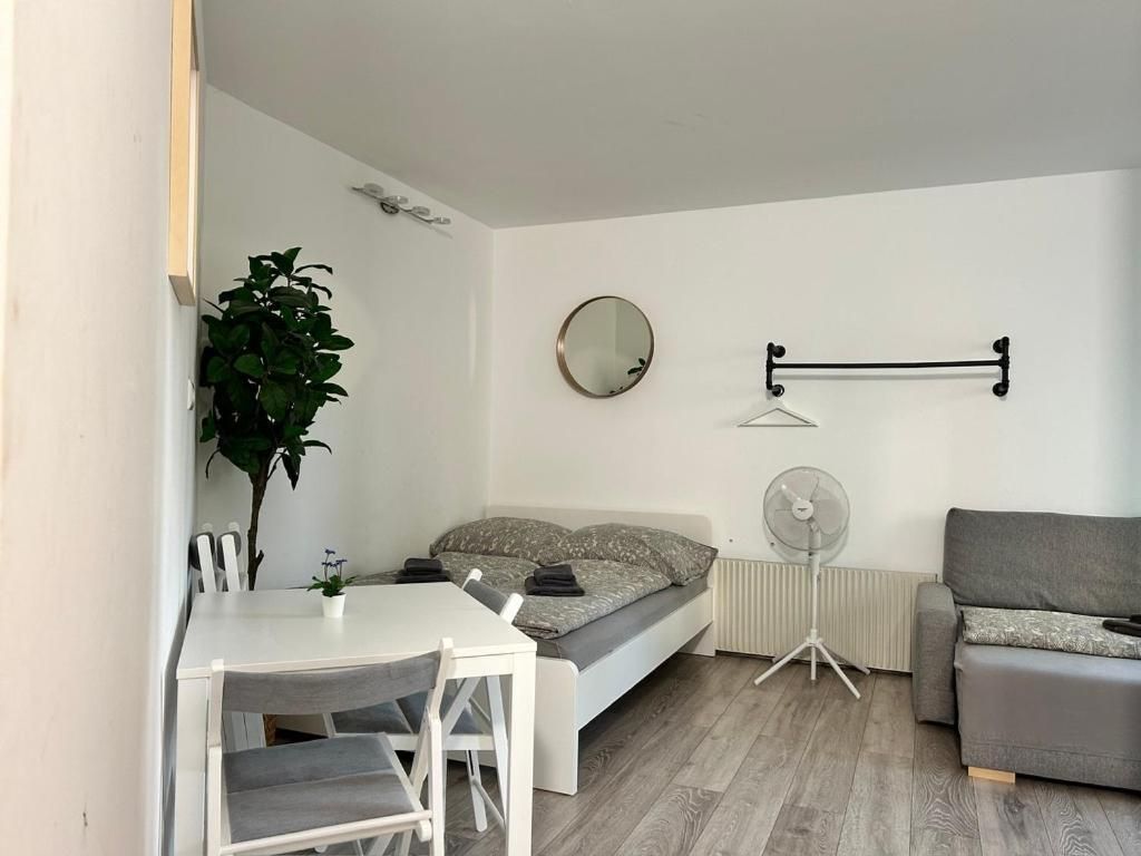 Apartment with Garden View
