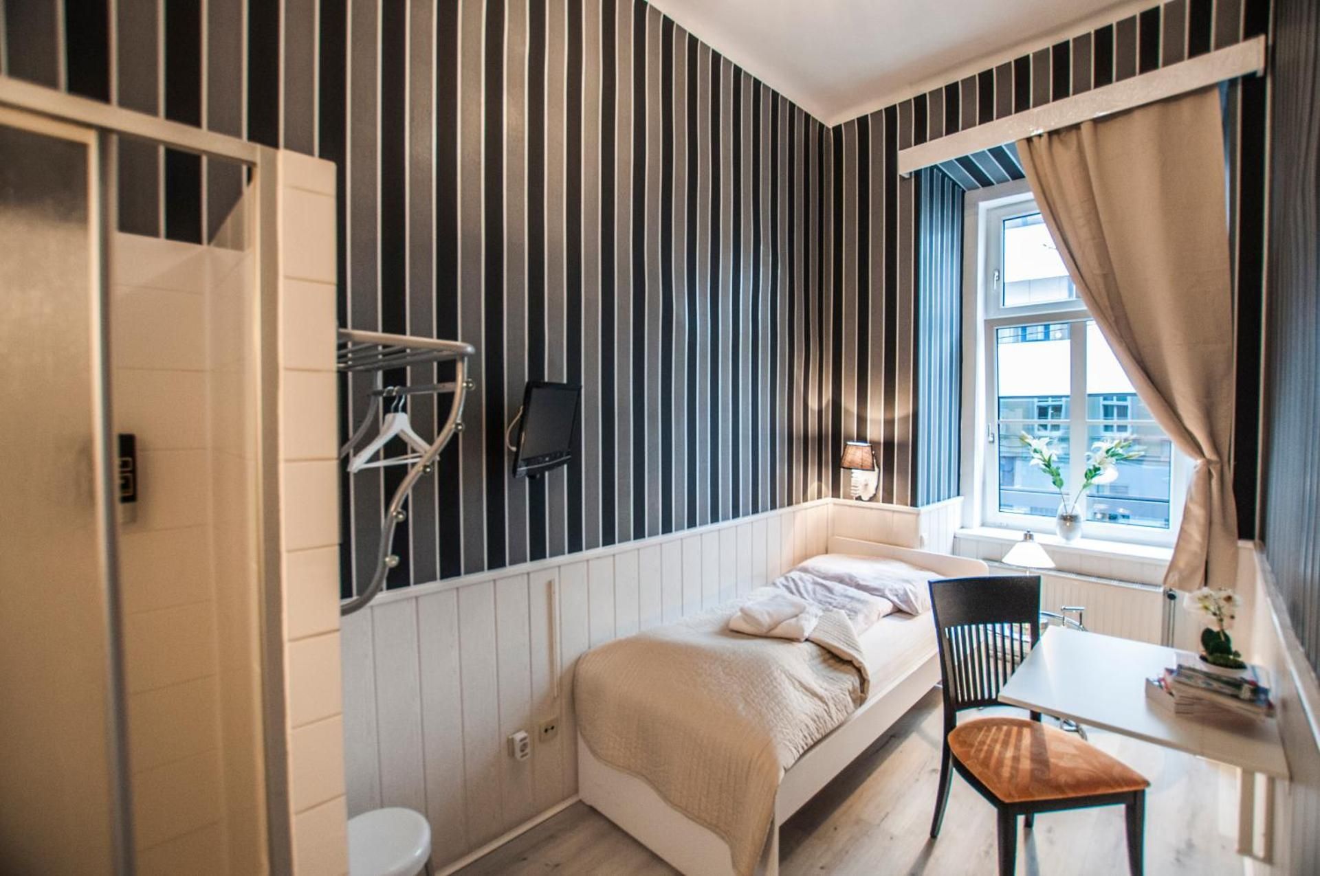 Single Room with Shared Toilet