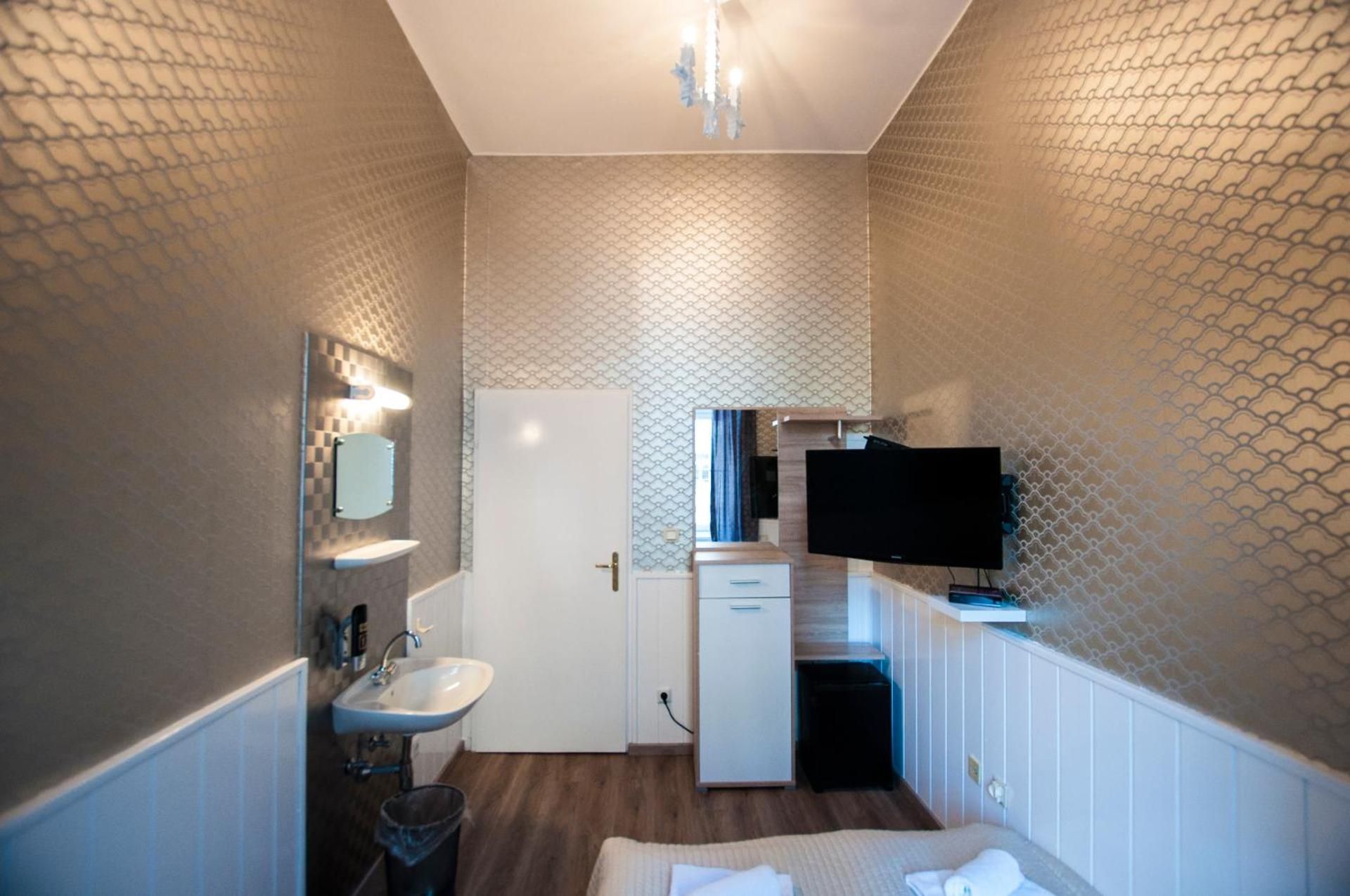 Double Room with Shared Bathroom