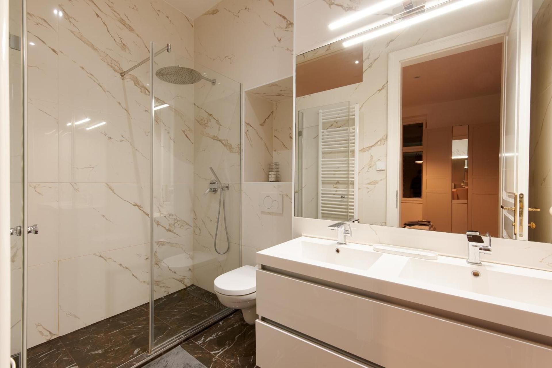 Two-Bedroom Apartment with City View