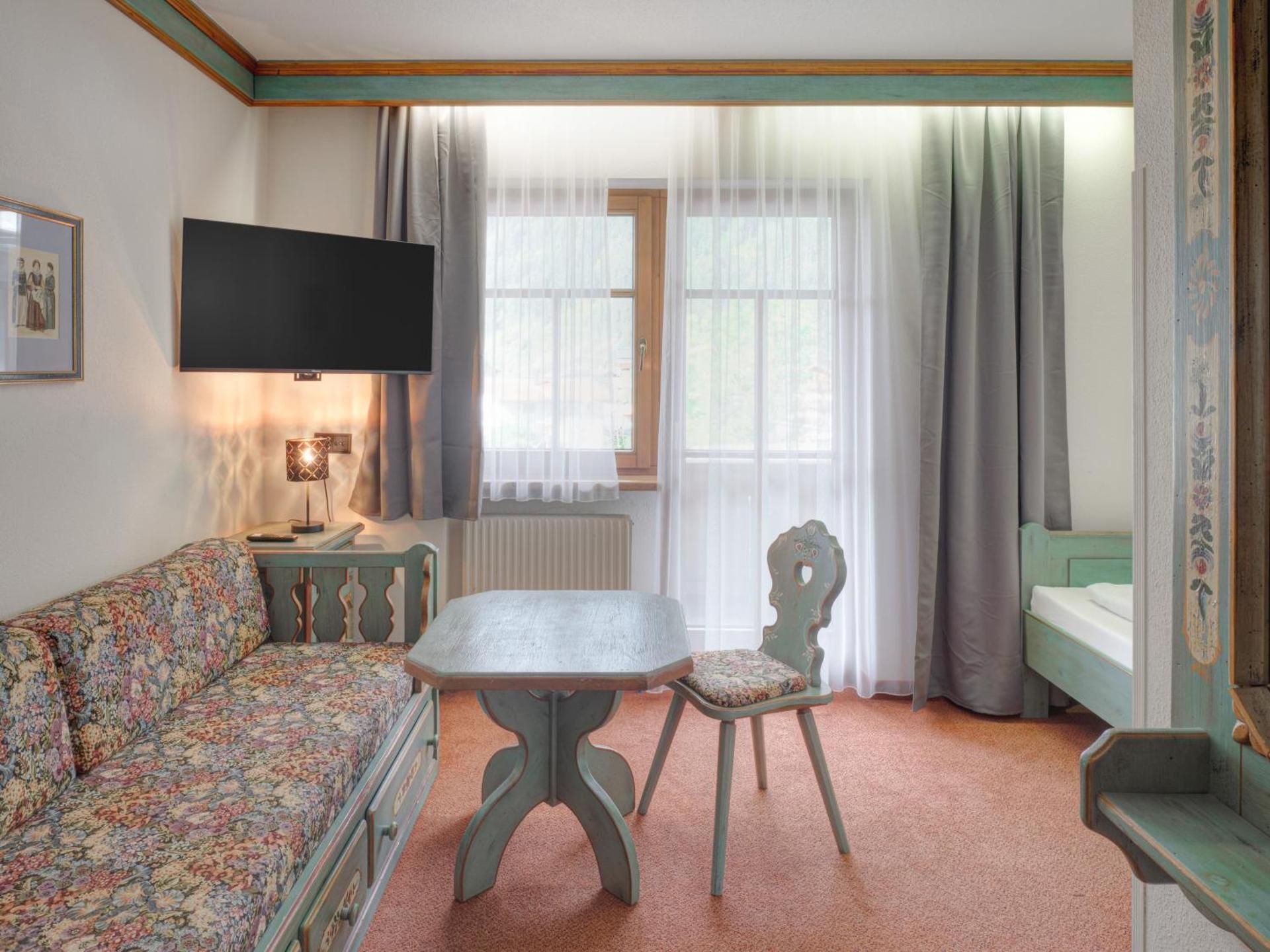Single Room with Mountain View