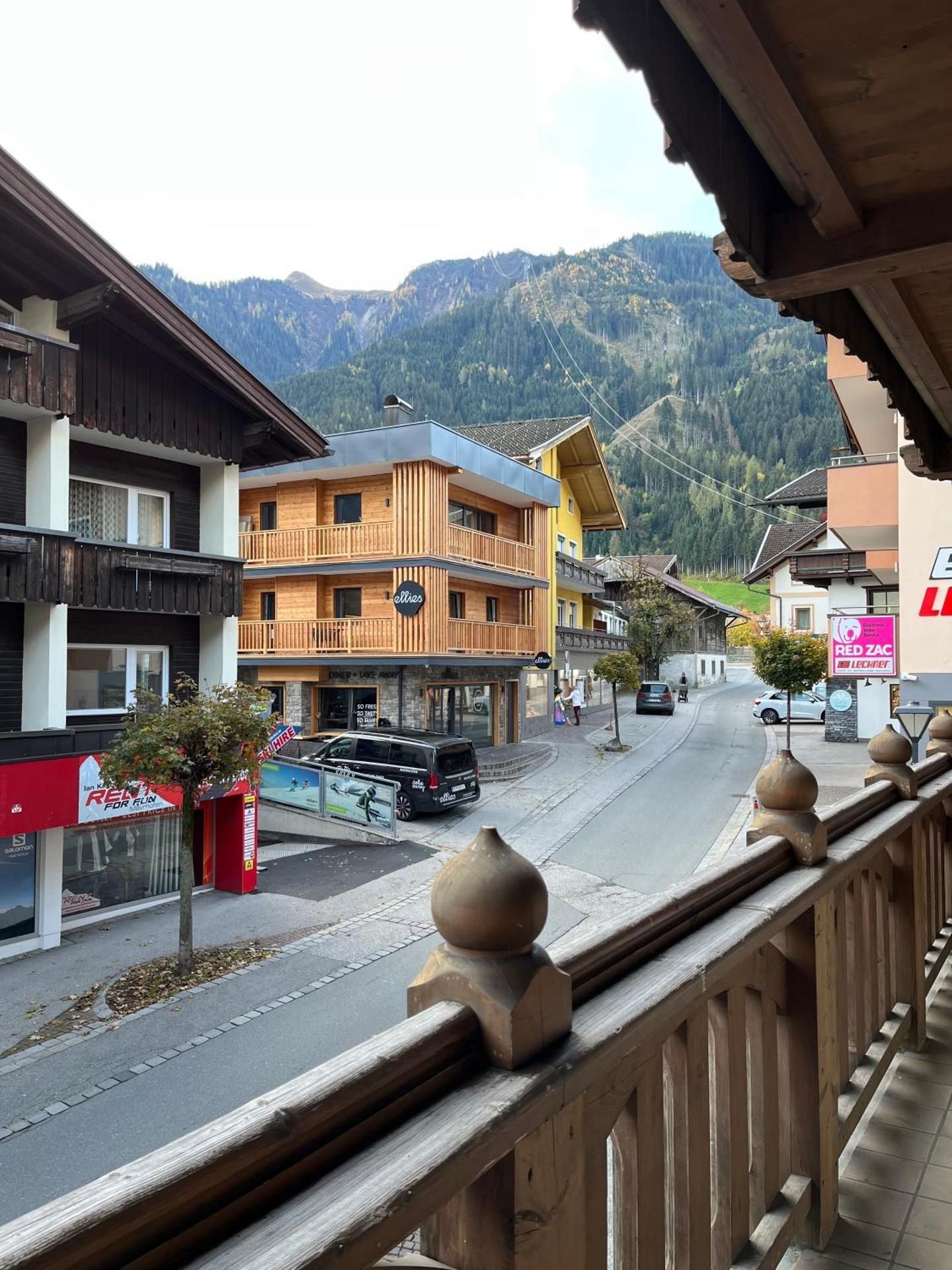 Apartment with Balcony