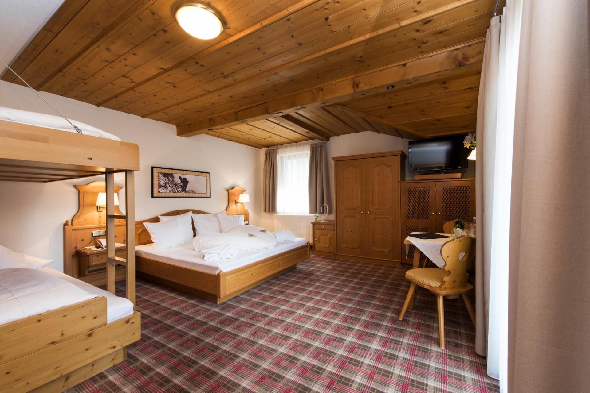 Classic Quadruple Room