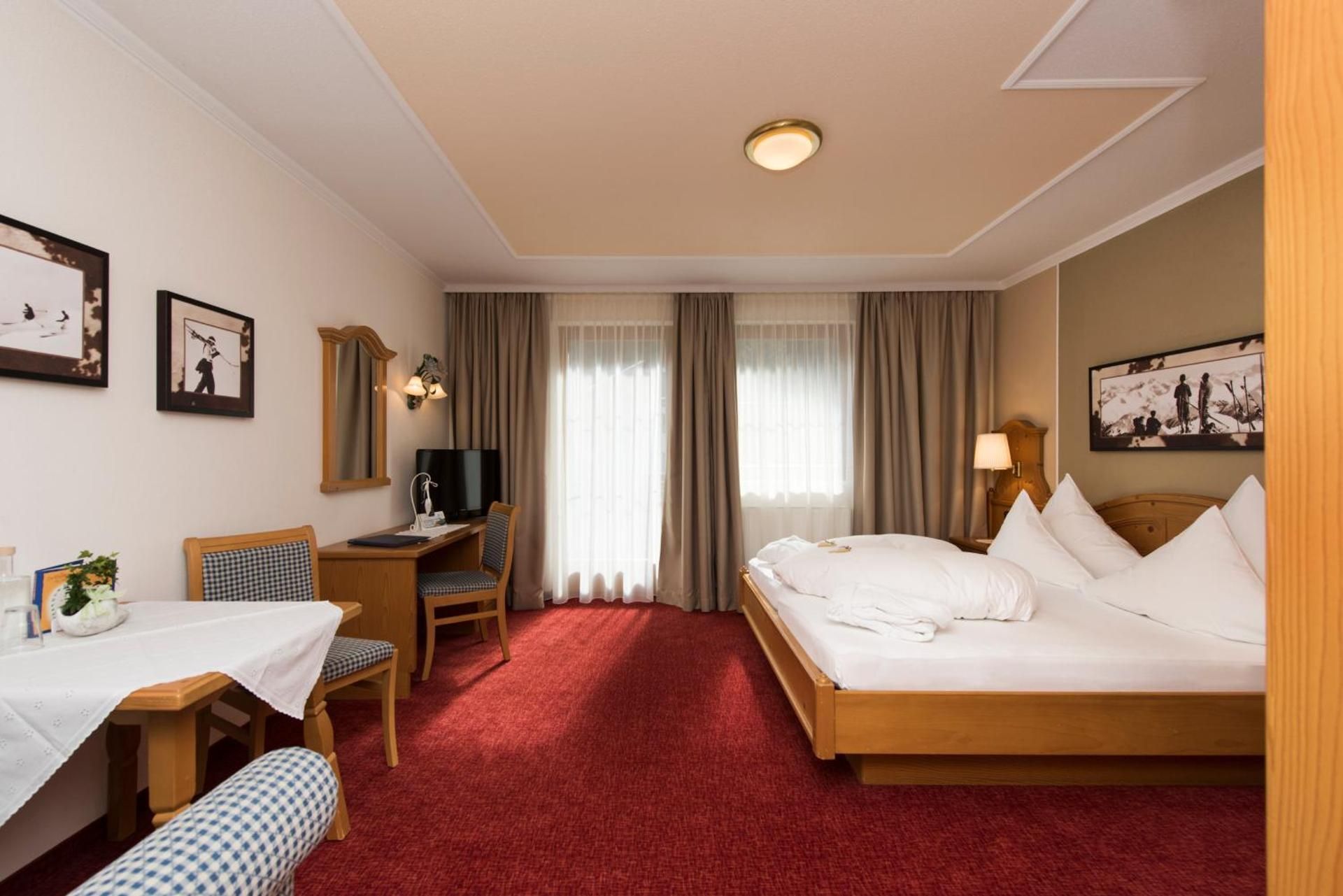 Deluxe Double Room (2 Adults + 1 Child)