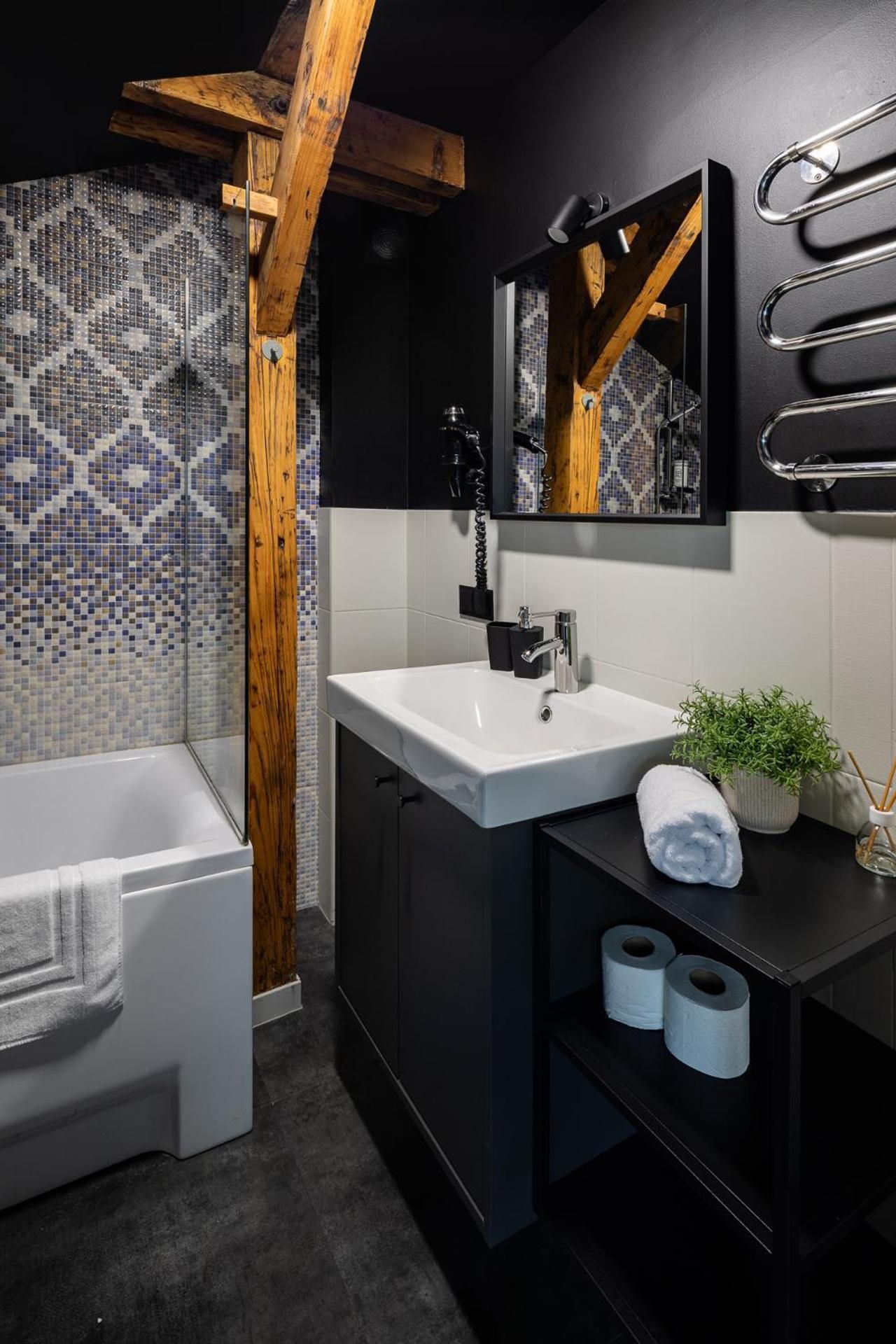 One-Bedroom Apartment