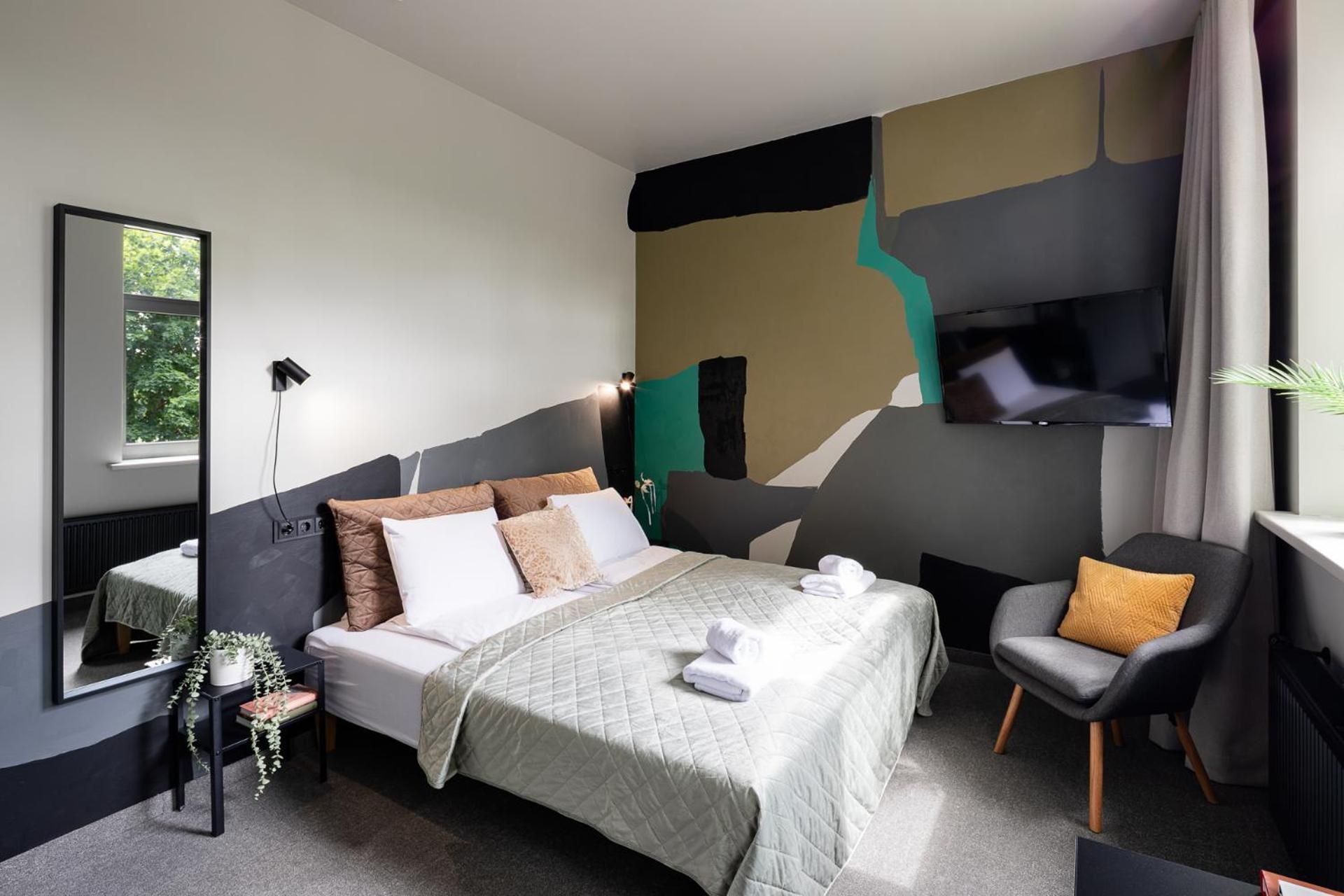 Deluxe One-Bedroom Apartment