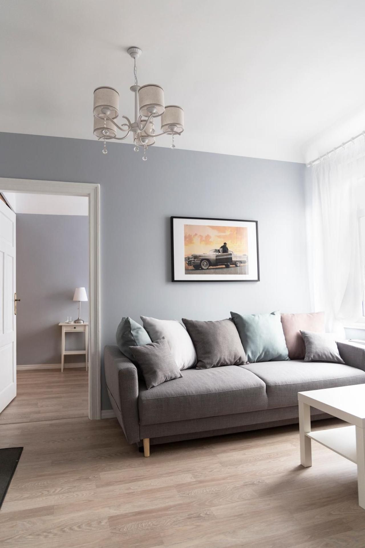 Vintage Apartments , Free parking , Self check-in Deluxe One-Bedroom Apartment