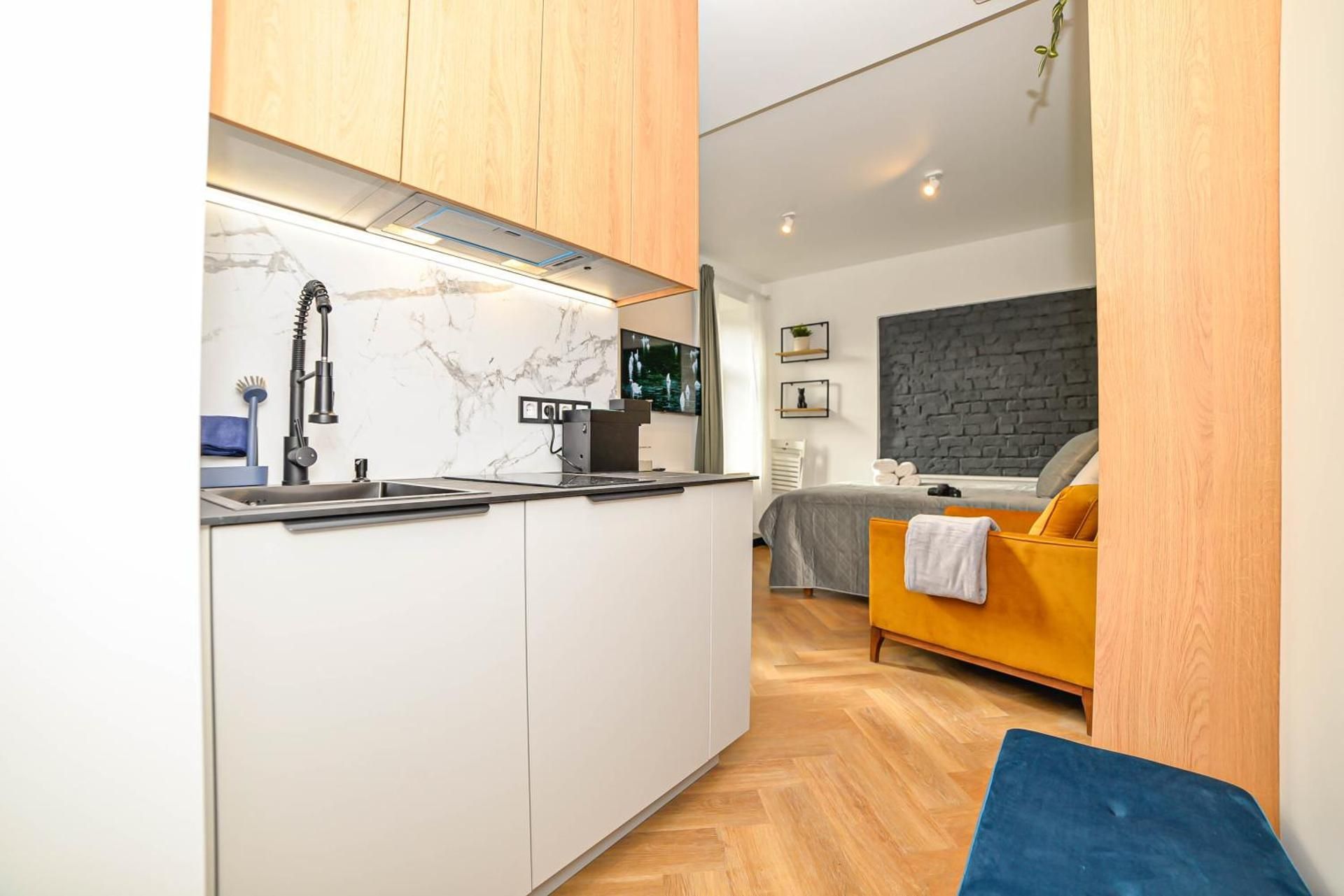 Homly Nook One-Bedroom Apartment 3