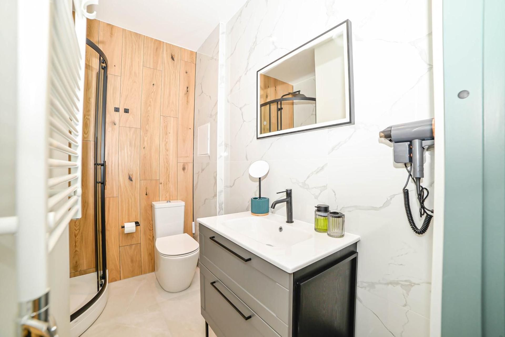 Homly Nook One-Bedroom Apartment 2