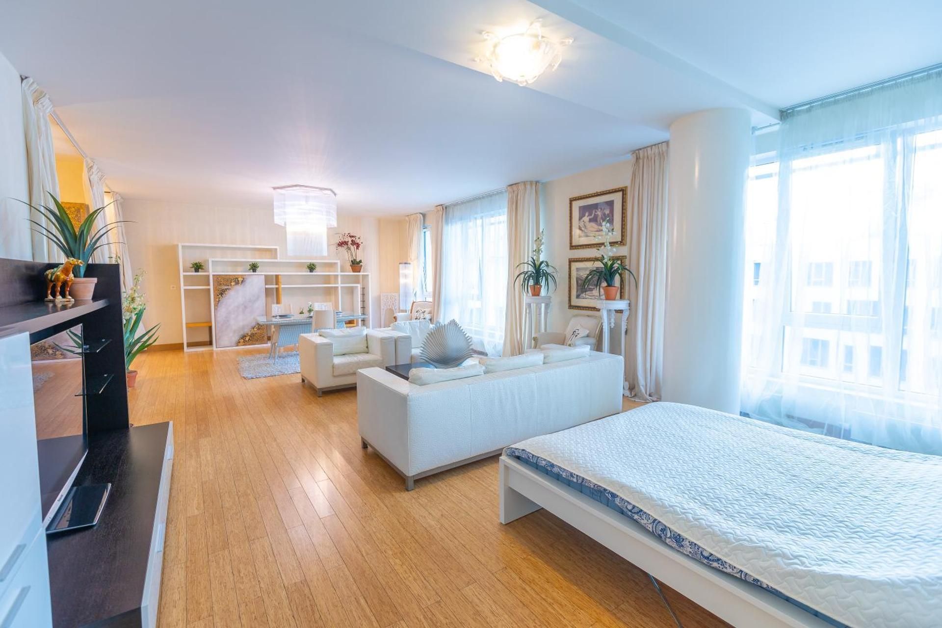 Superior Family Room