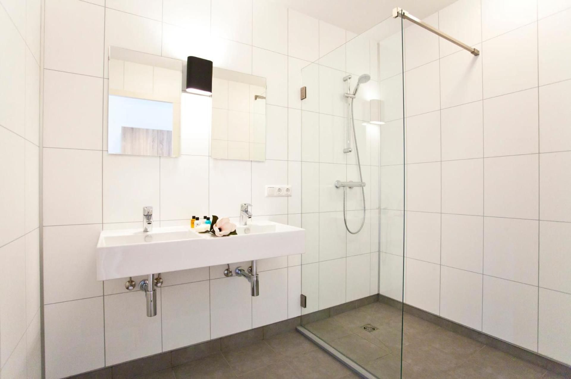Comfort Room 2