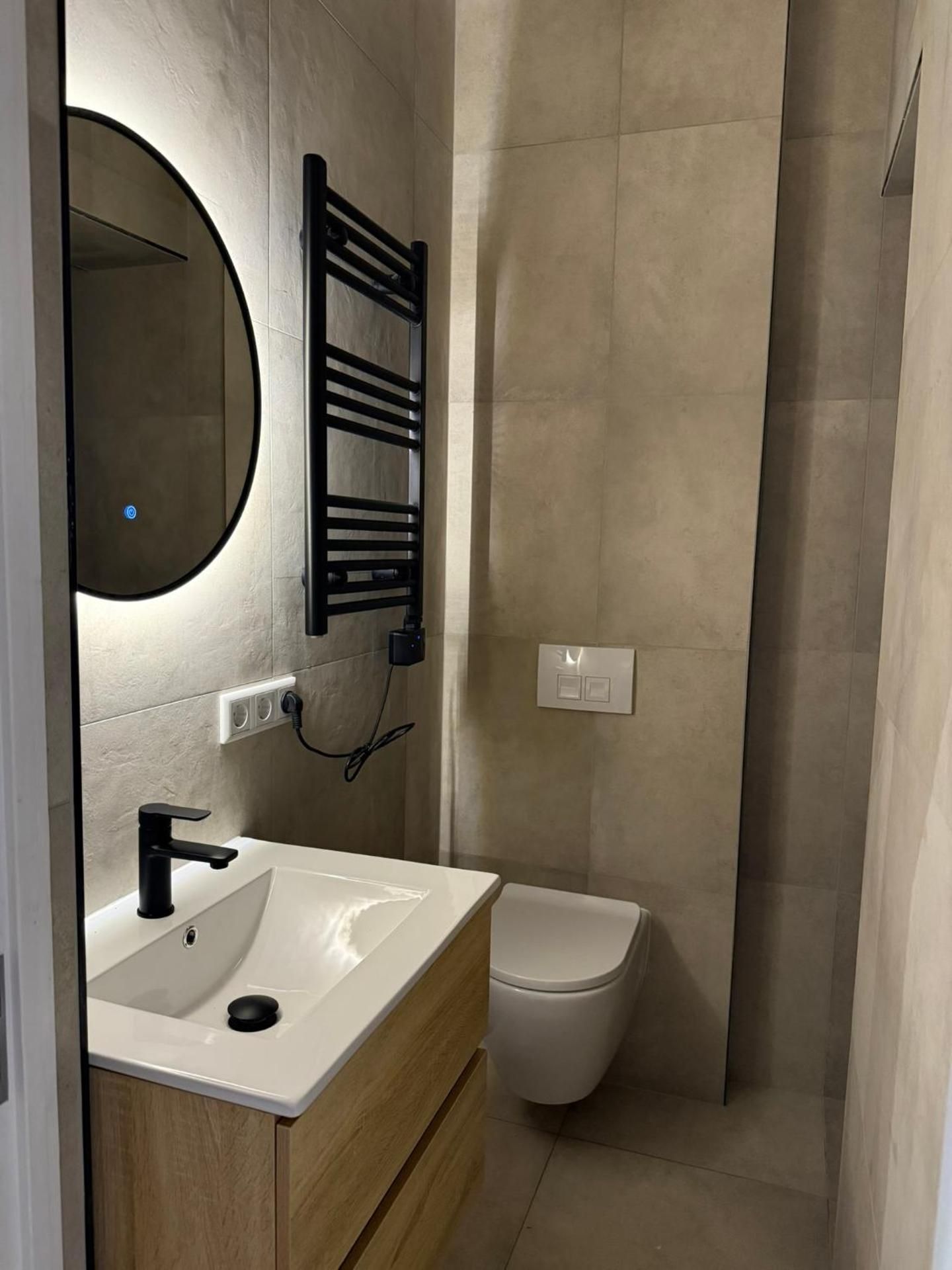 Deluxe Two-Bedroom Apartment with Garden View