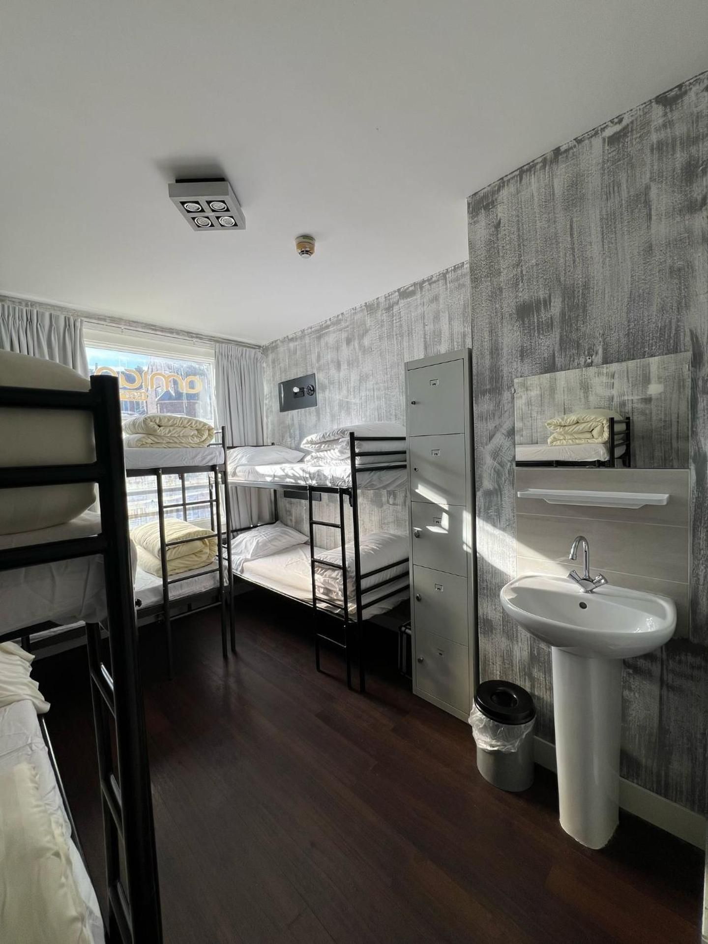 Bed in 6-Bed Mixed Dormitory Room