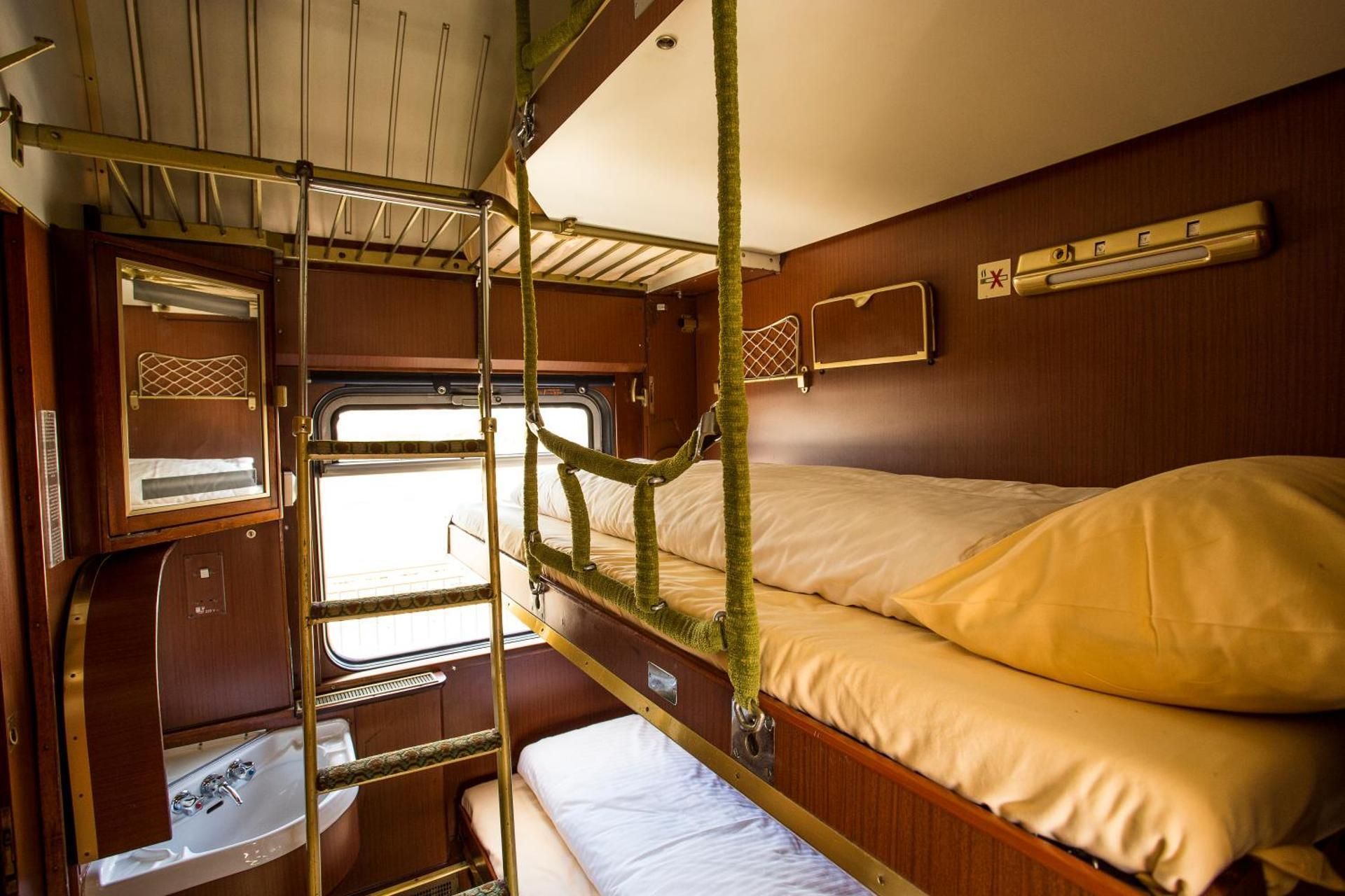 Train Lodge Amsterdam Triple Compartment with Shared Bathroom