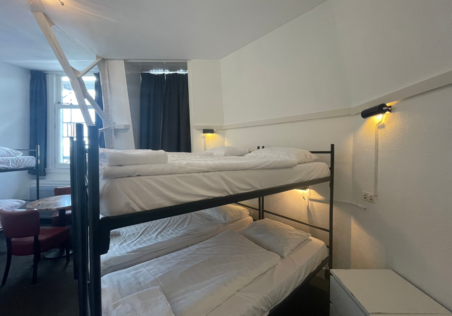 6 People in 6-Bed Dormitory with En-Suite - Mixed