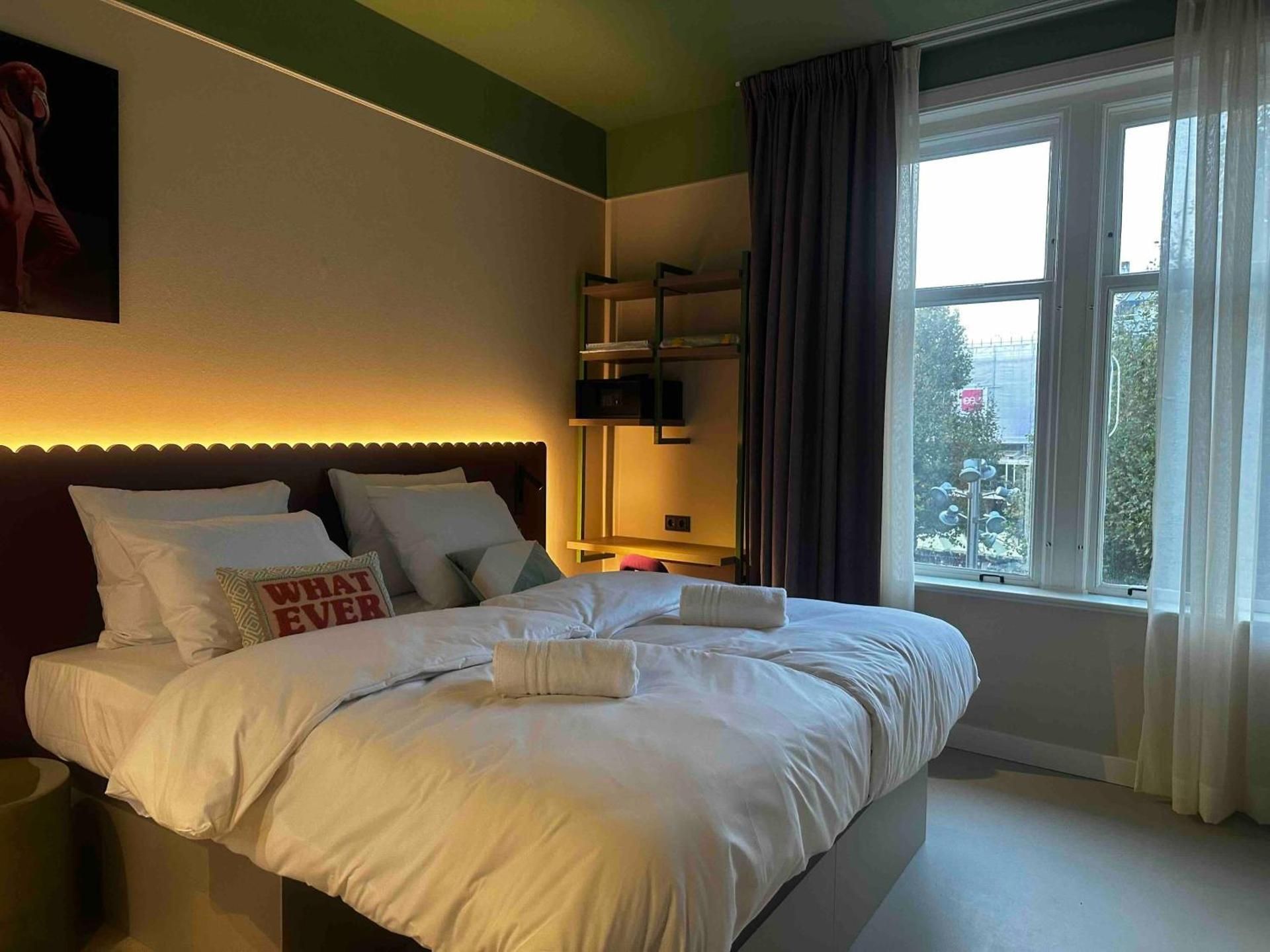 Deluxe Double or Twin Room with City View