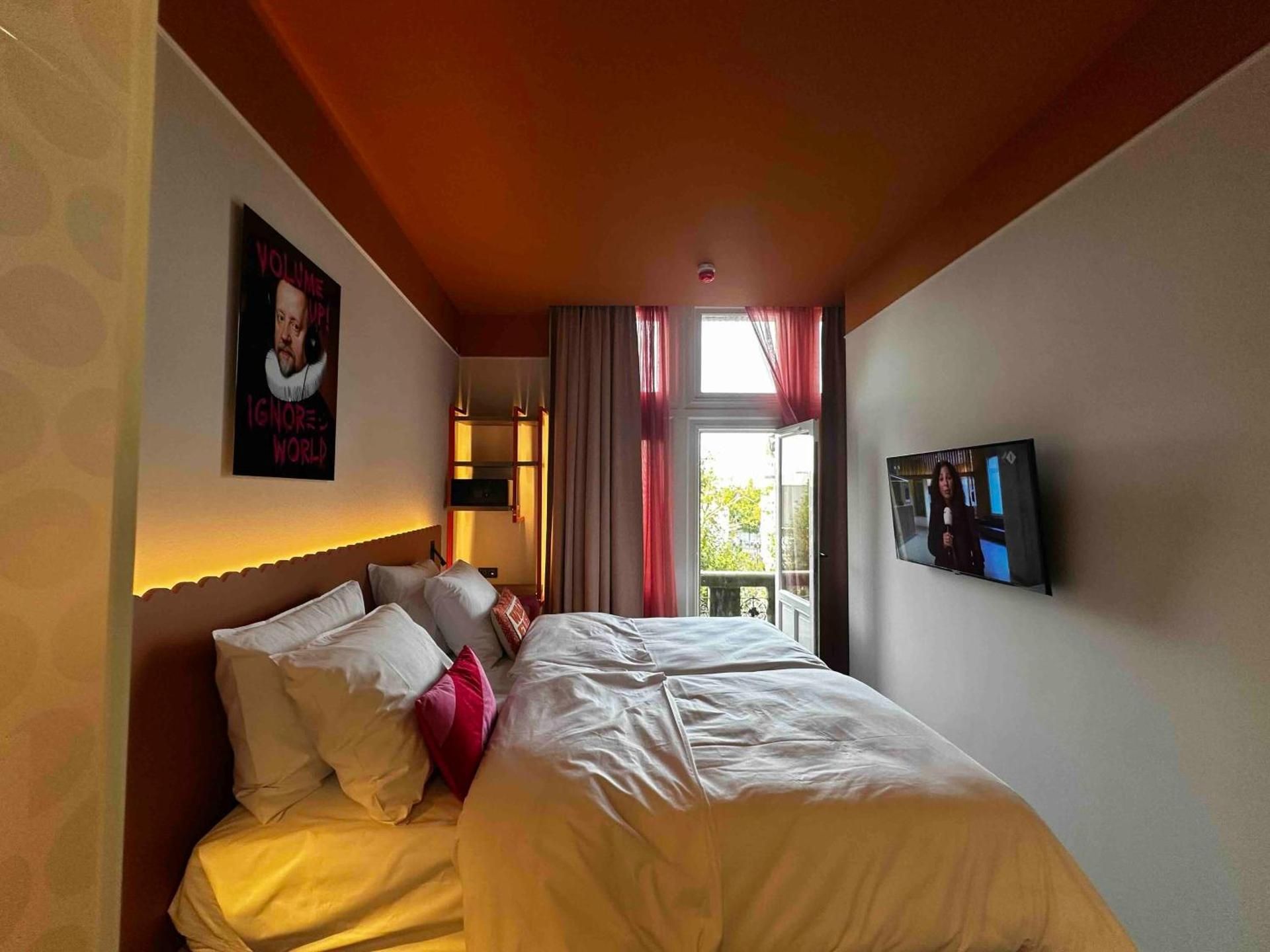 City-Hotel Rembrandt Square Deluxe Double or Twin Room with Balcony 2