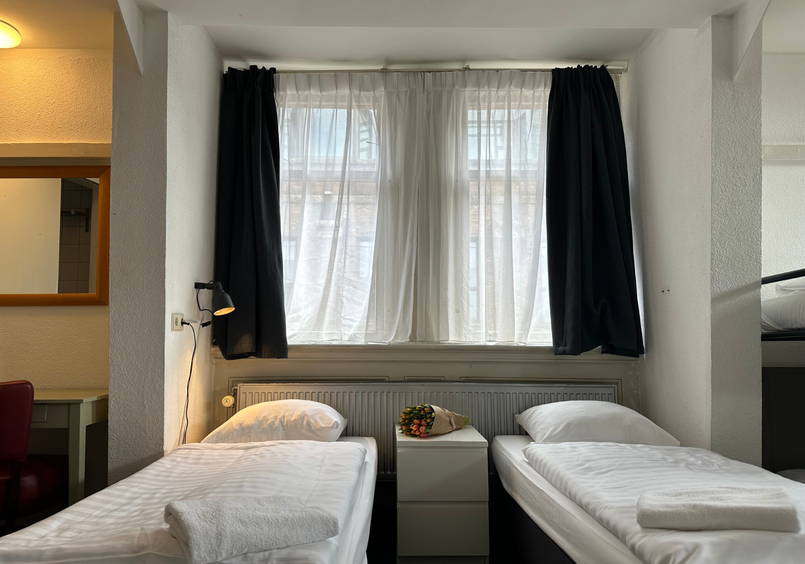 6 Person Private Room