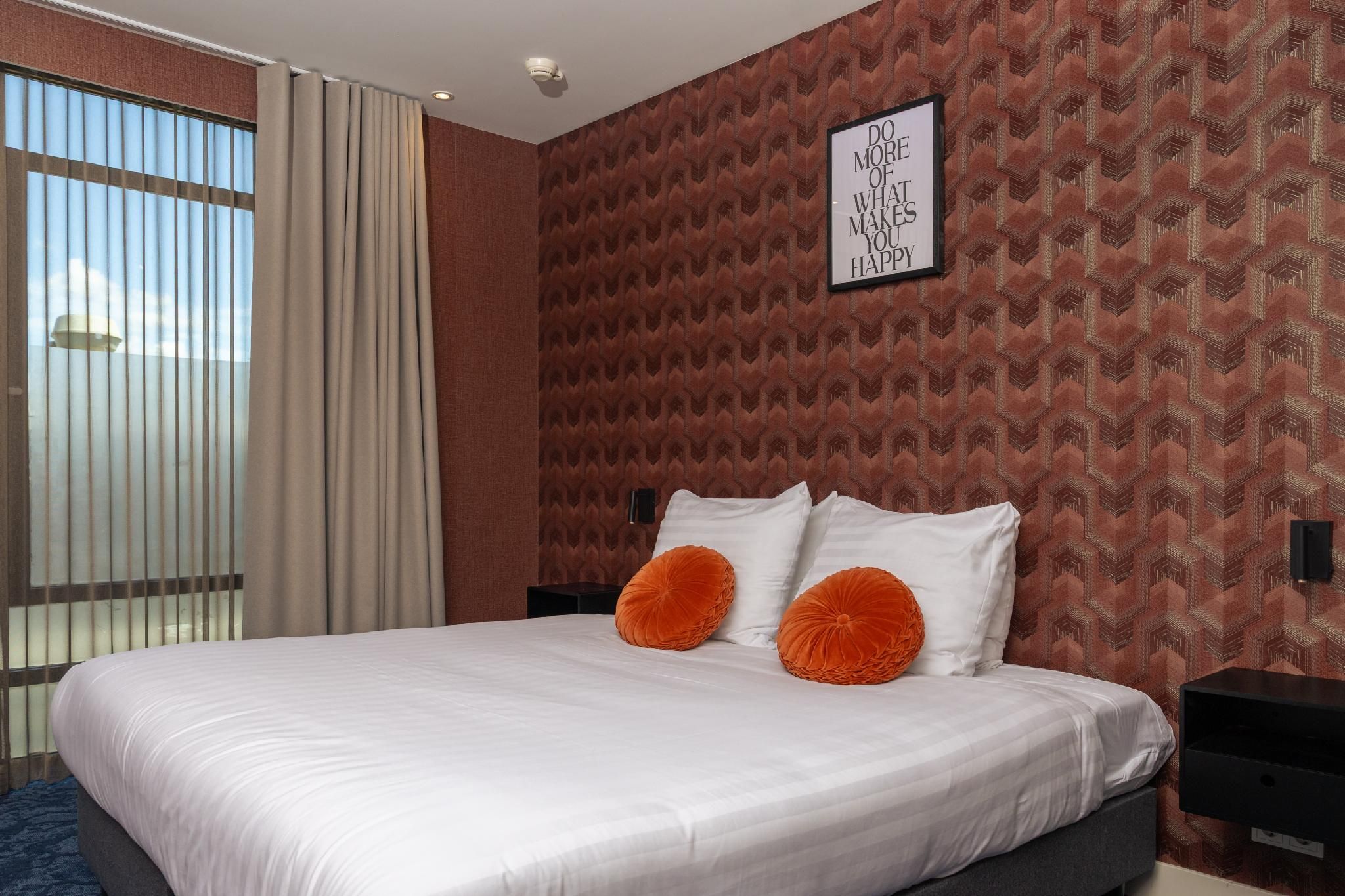 Deluxe Room with Bathtub