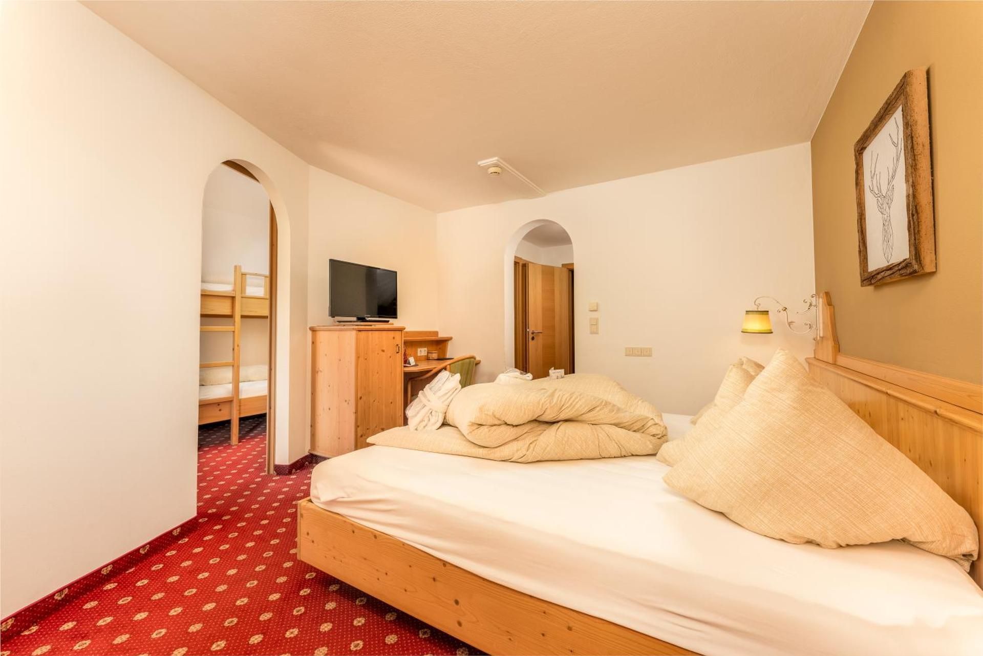 Deluxe Family Room