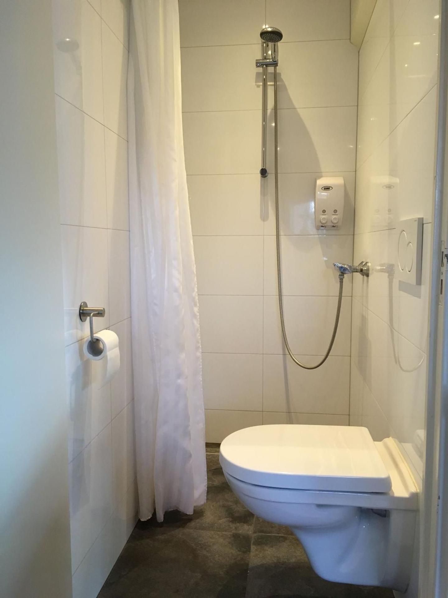 Twin Room with Bathroom on First Floor