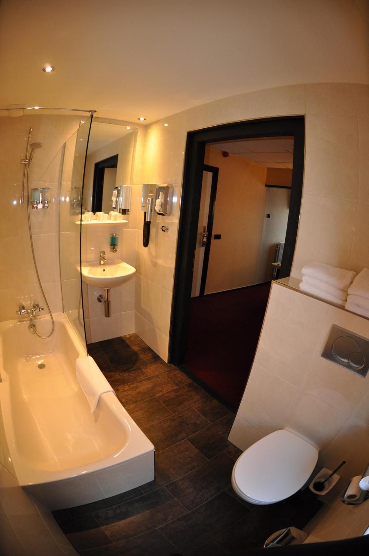 Triple Room with Bath