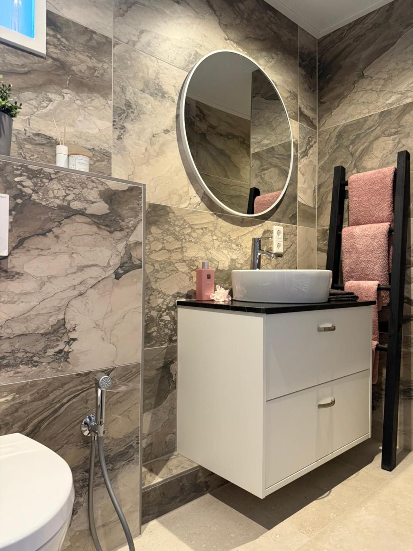 Deluxe Double Room with Shower