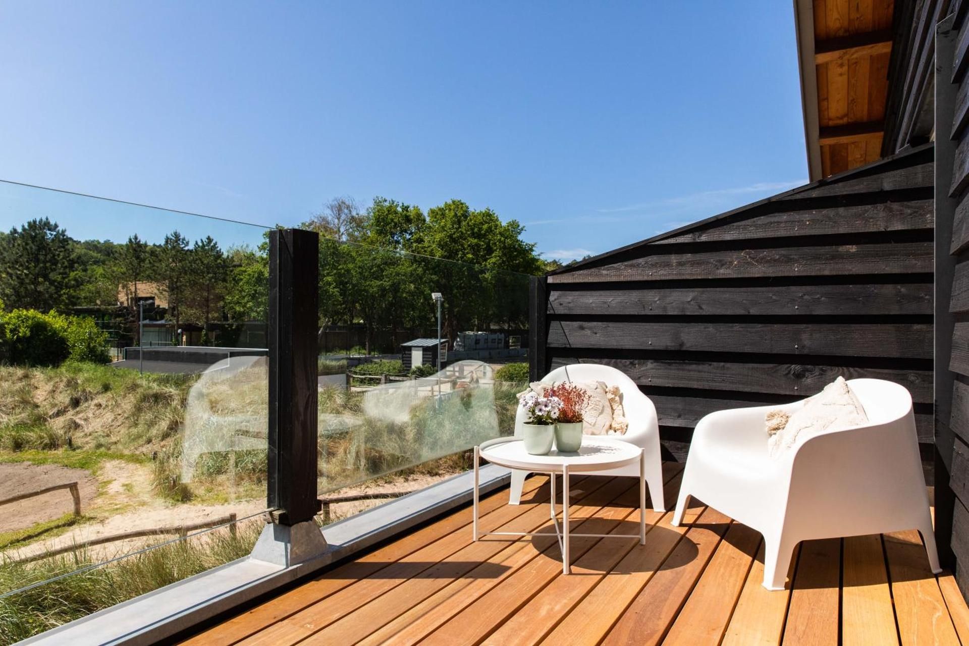 Apartment with Garden View