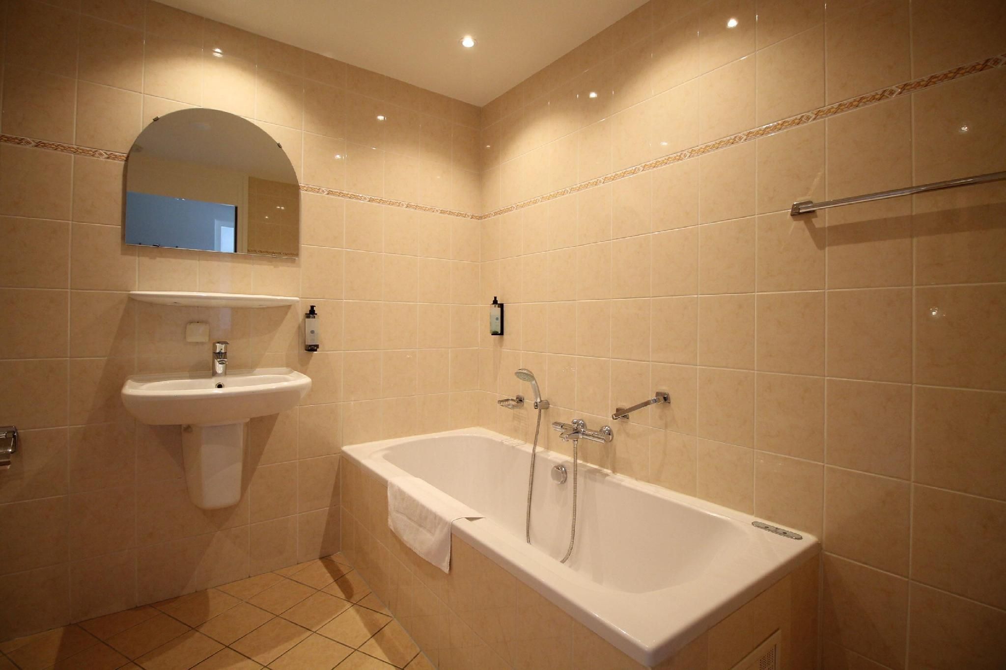 APARTMENT - 1 DOUBLE BED 1 BUNKBED,NON SMOKING,2 ROOMS,SEAVIEW