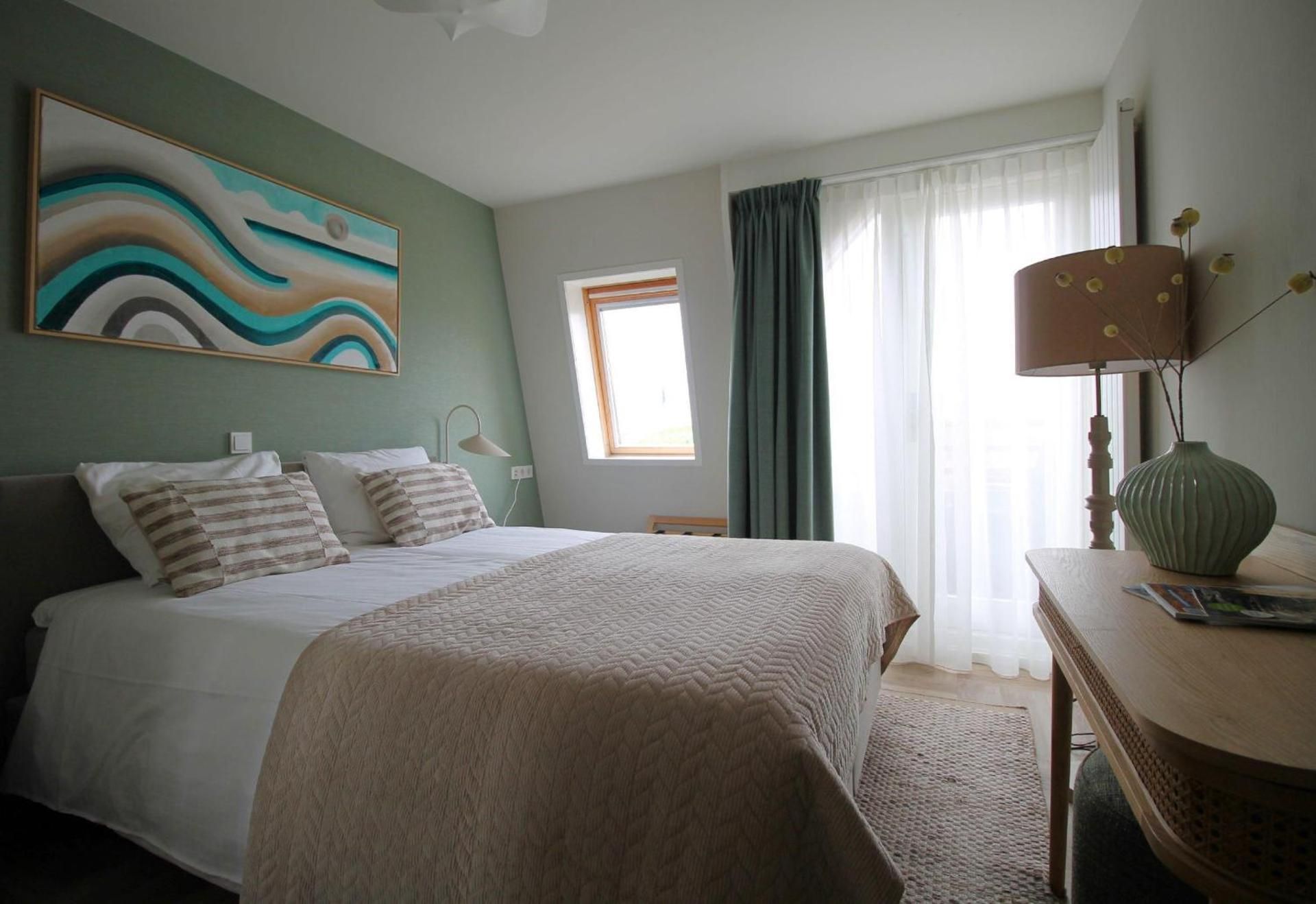 Comfort Double Room with Sea View and Walk-In Shower - Non-Smoking