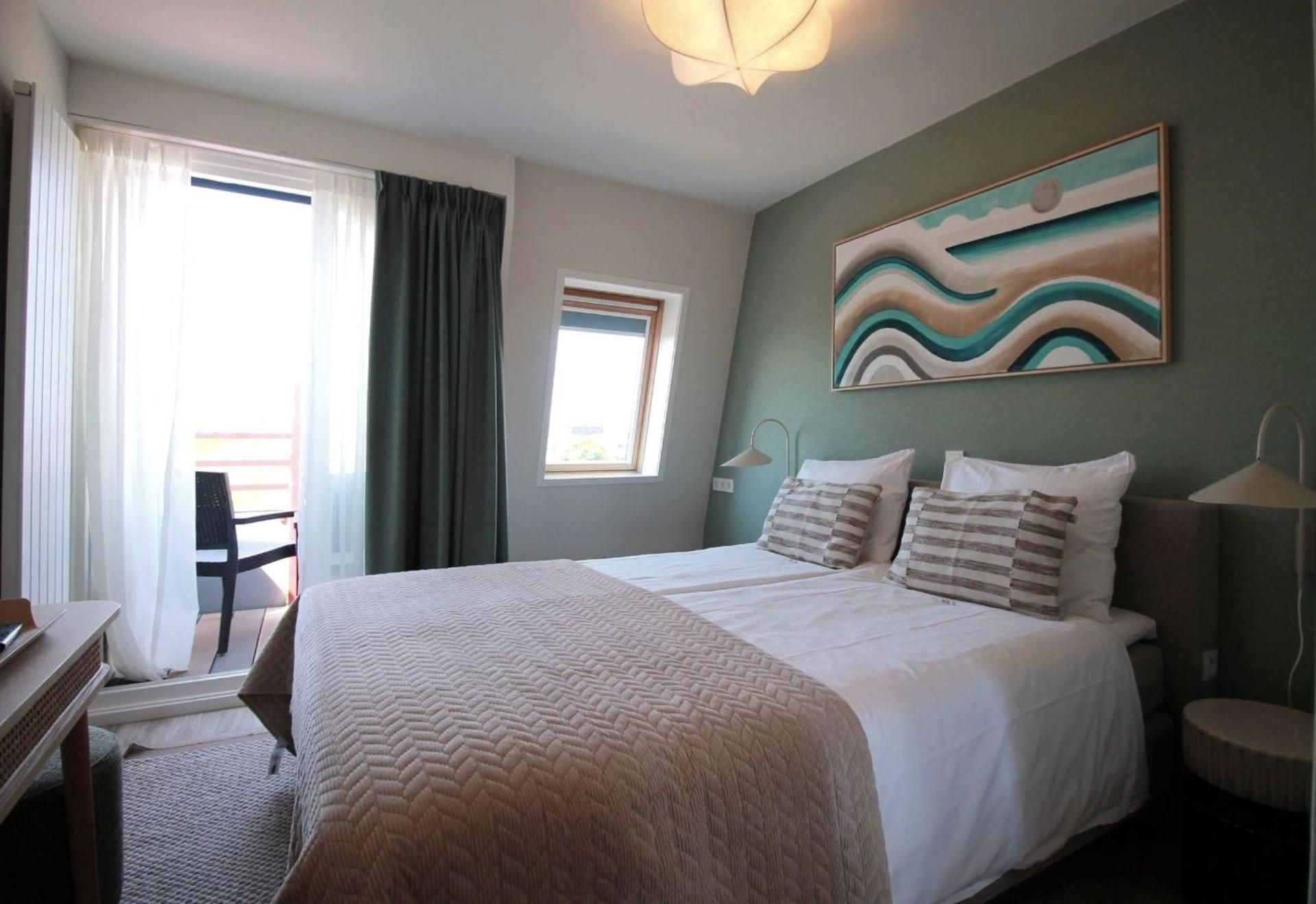 Comfort Double Room with Sea View and Walk-In Shower - Non-Smoking