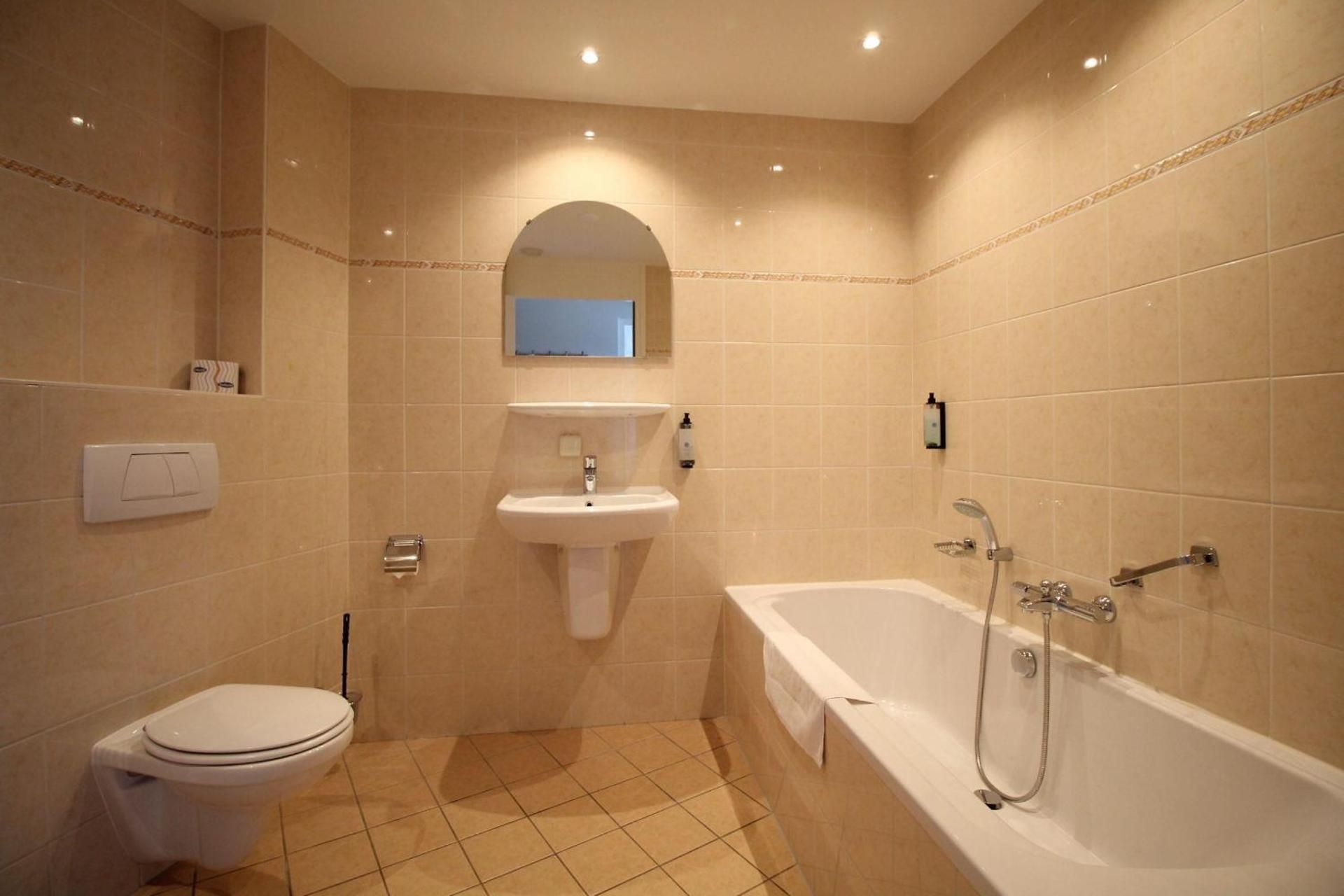 Two-Room Apartment with One Double and One Bunk Bed, Sea View and Walk-In Shower - Non-Smoking