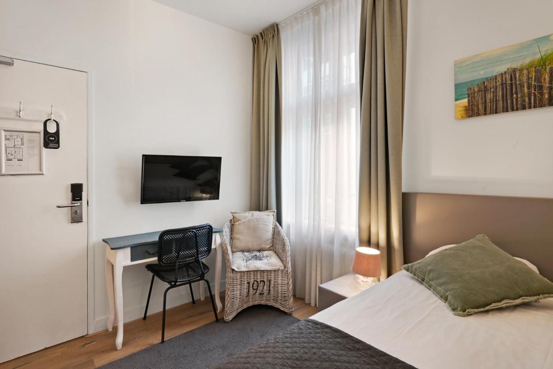 Dijkstra Hotels Standard Single Room 2