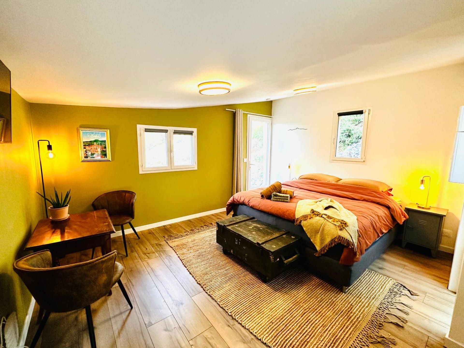 King Room with Mountain View
