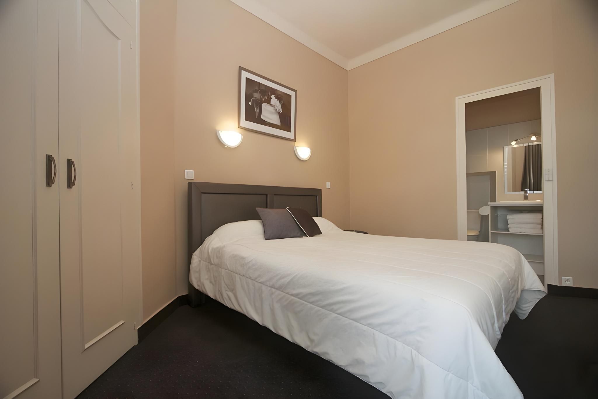 Large Double Room
