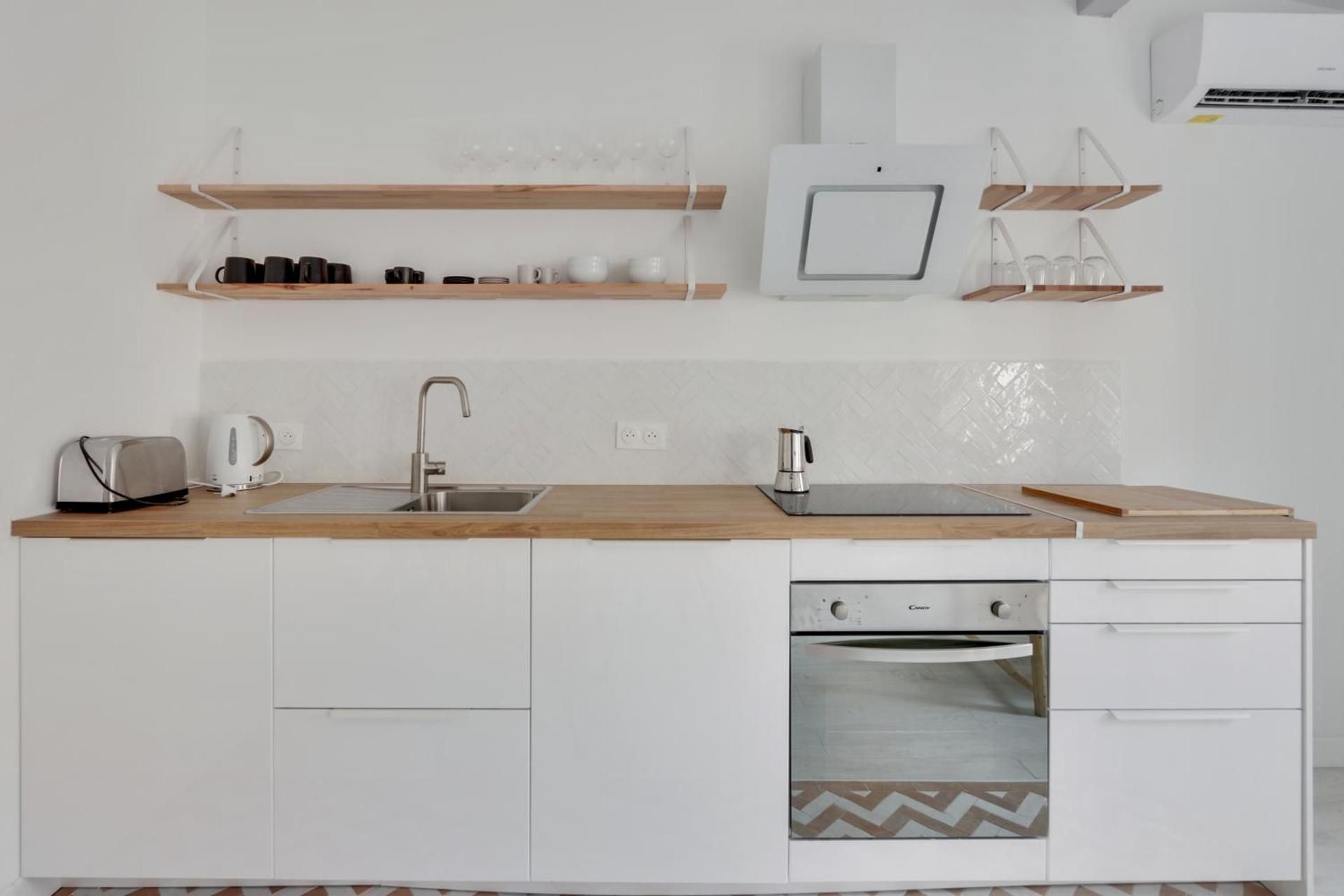 DELUXE APARTMENT
