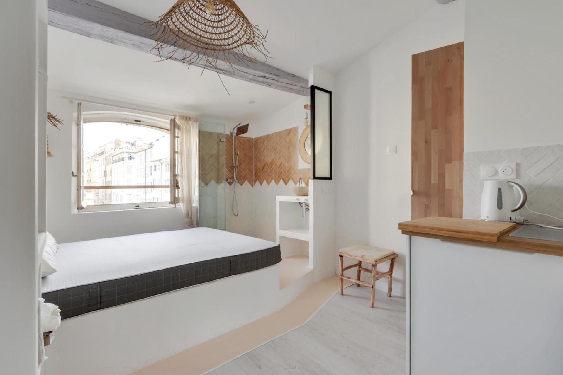 Studio Apartment