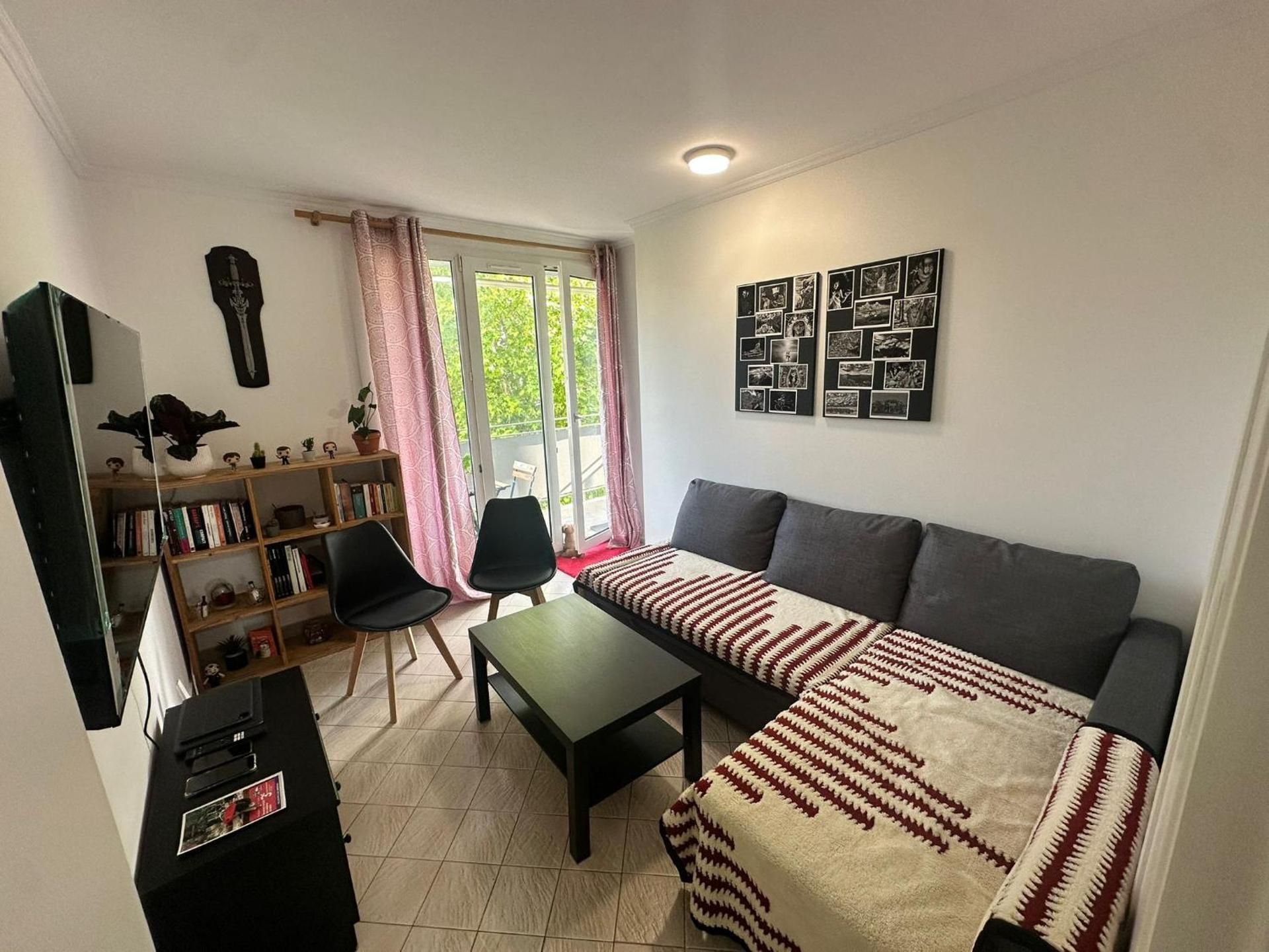 Double Room with Shared Bathroom