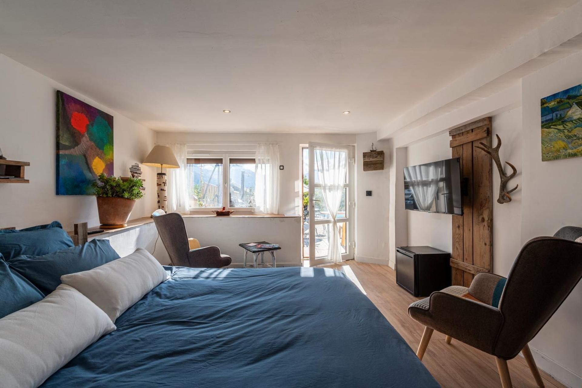 Standard Queen Room